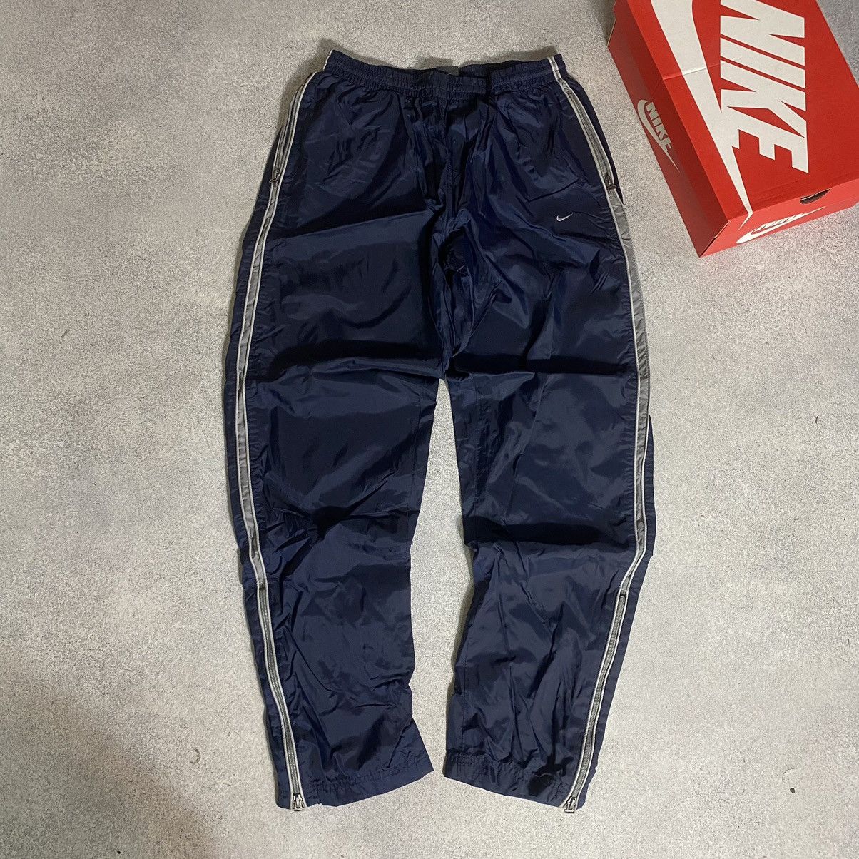 Nike Vintage Nike Track Pants Size US 30 / EU 46 - 1 Thumbnail