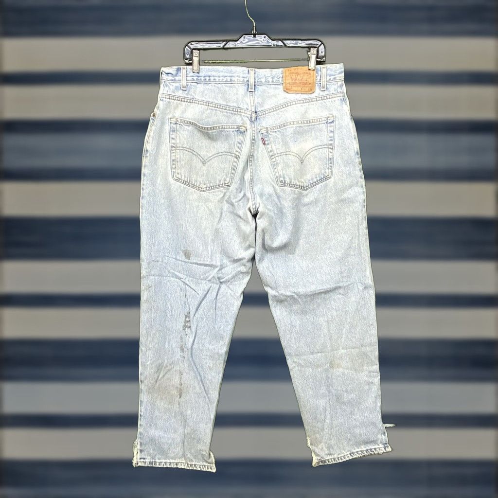 Levi's Levis 560 Jeans Mens 36x30 Light Wash Vintage 90s Tapered Leg Loose Fit Relaxed Jeans 5-Pocket Denim Blue Size US 36 / EU 52 - 1 Thumbnail