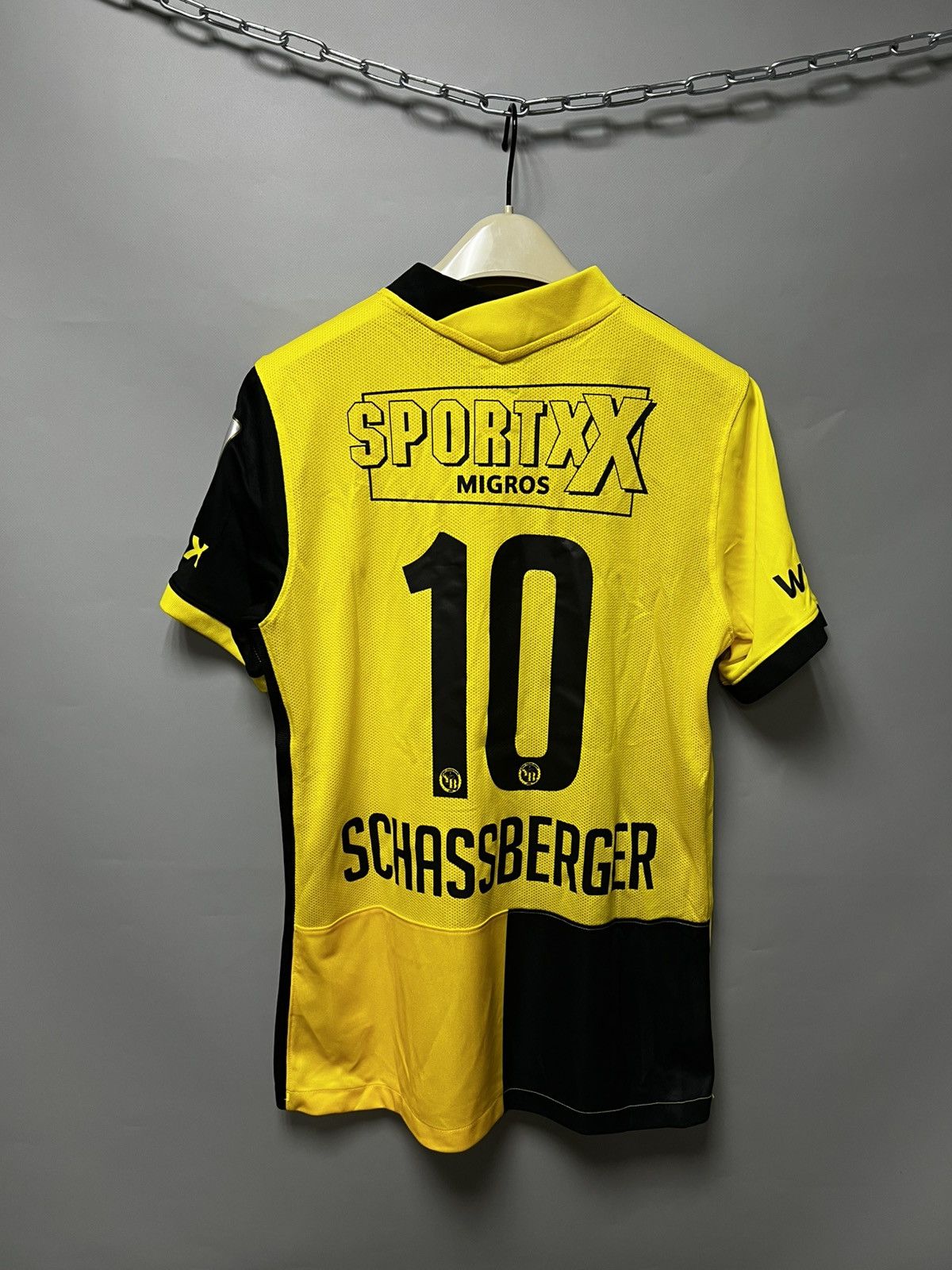 Nike Nike BSC Young Boys #10 SCHASSBERGER soccer jersey woman’s Size M / US 6-8 / IT 42-44 - 2 Thumbnail