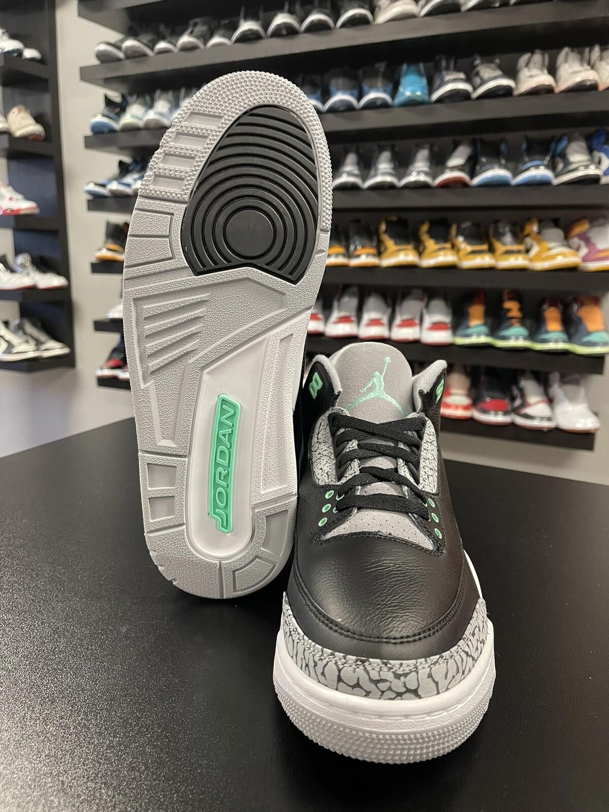 Jordan Brand Size 11 - Air Jordan 3 Retro Green Glow Black CT8532-031 Size US 11 / EU 44 - 8 Thumbnail
