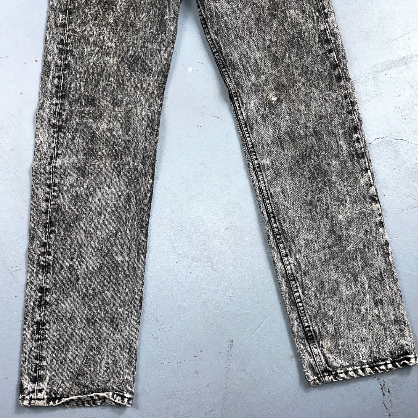 Levi's VINTAGE Levi's 501 Jeans Men 30x32 Straight Black Acid Wash 90s USA XX Regular Inseam 32 Size US 30 / EU 46 - 3 Thumbnail