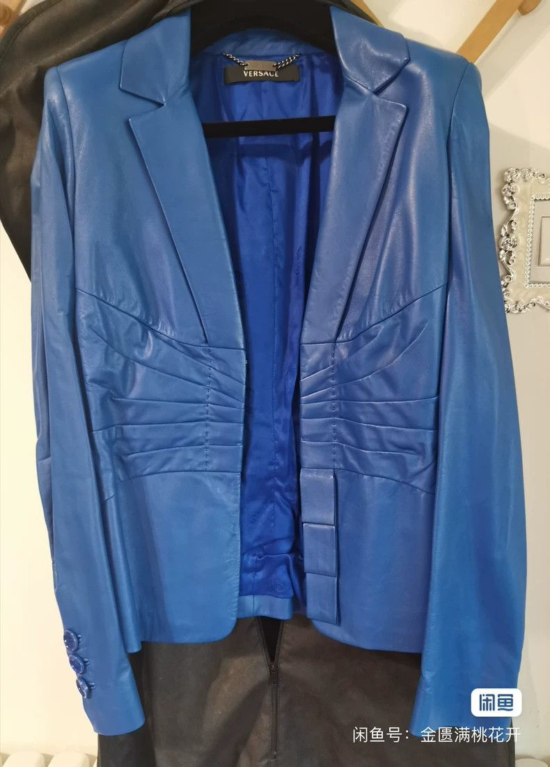 Versace Versace Lambskin leather coat Size M / US 6-8 / IT 42-44 - 2 Thumbnail