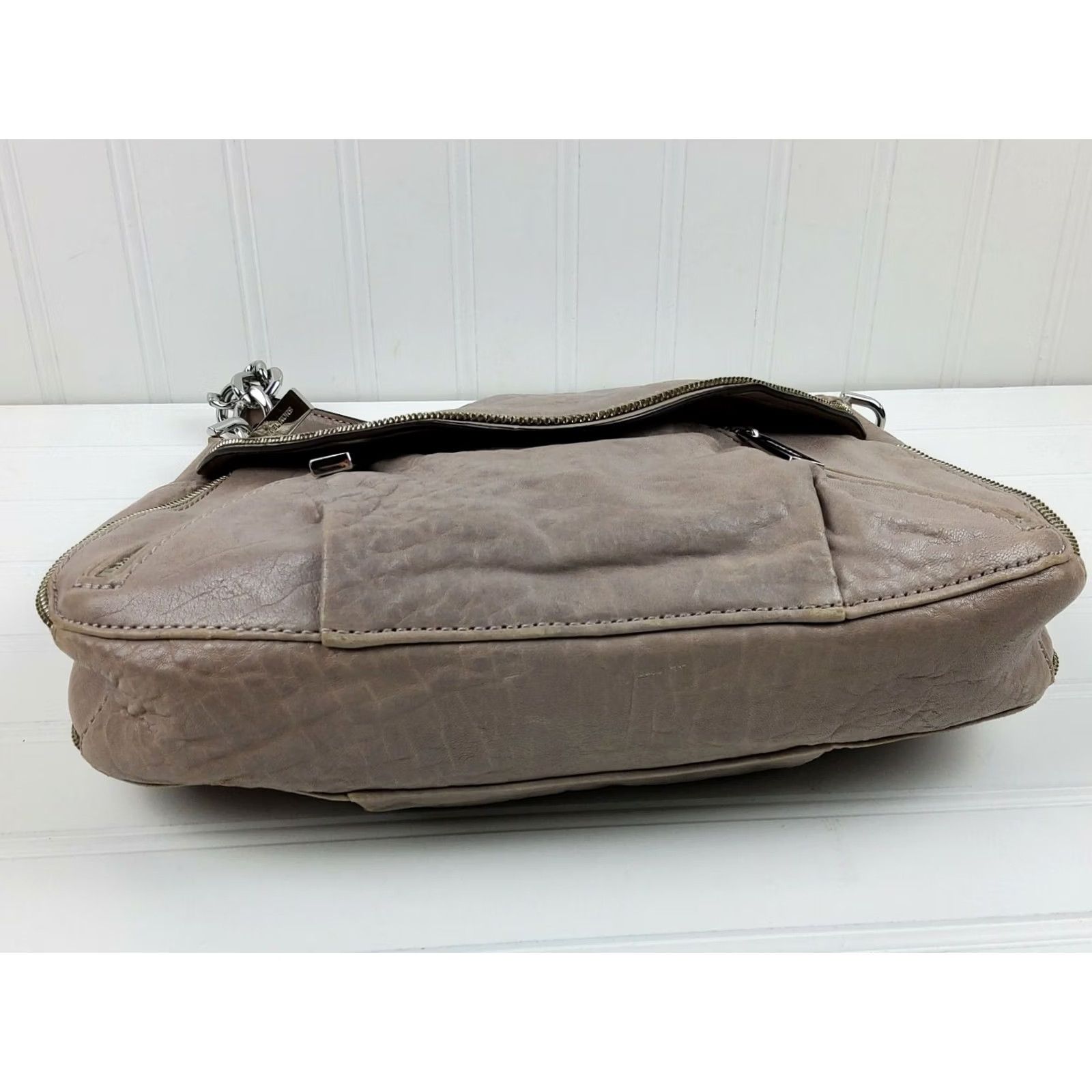 Michael Kors Michael Kors Zippers Flap Convertible Leather Shoulder Handbag Purse Taupe Size ONE SIZE - 7 Thumbnail