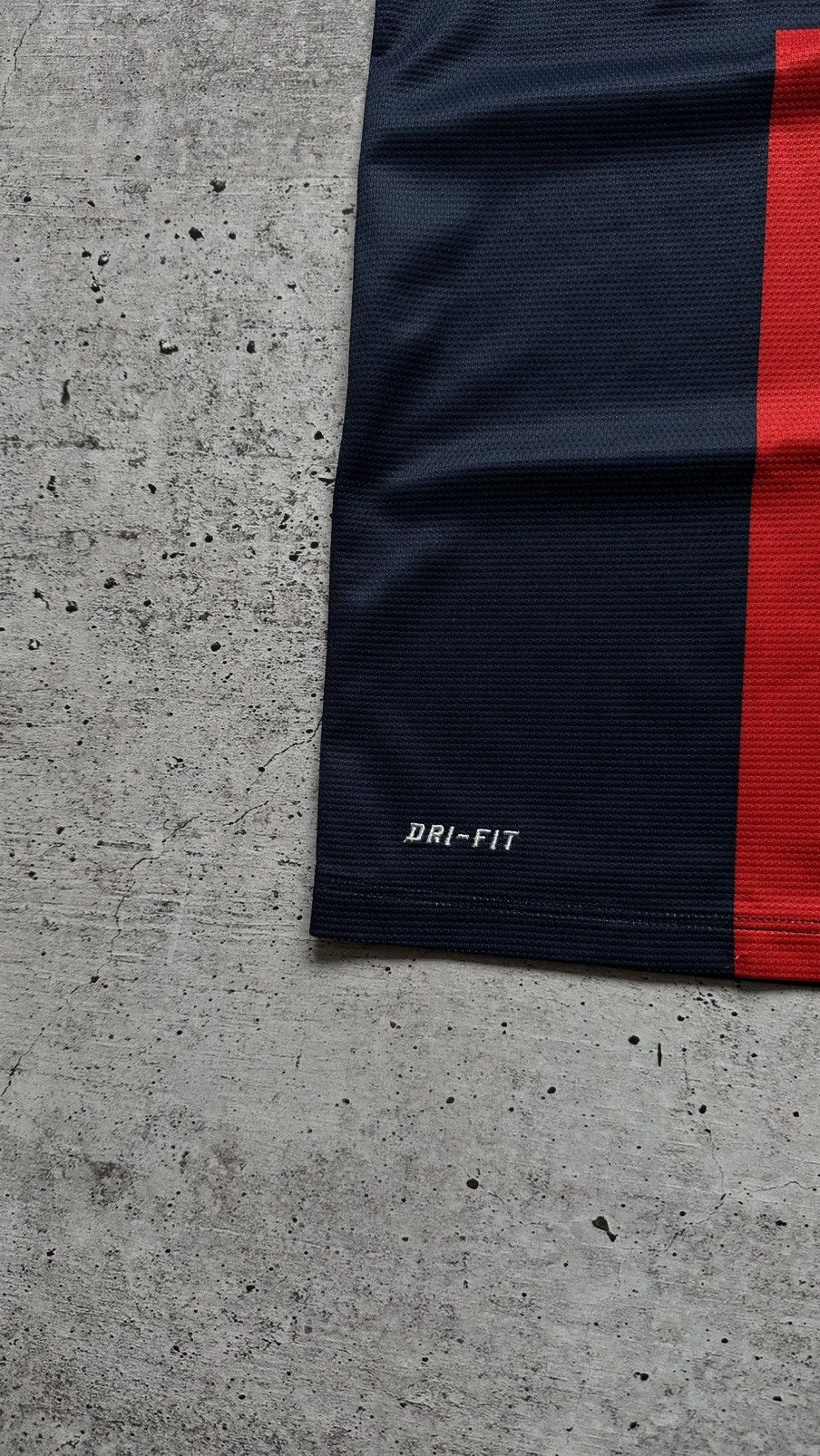 Nike 2013/14 Nike Paris Saint Germain PSG Soccer Jersey Size US M / EU 48-50 / 2 - 5 Thumbnail
