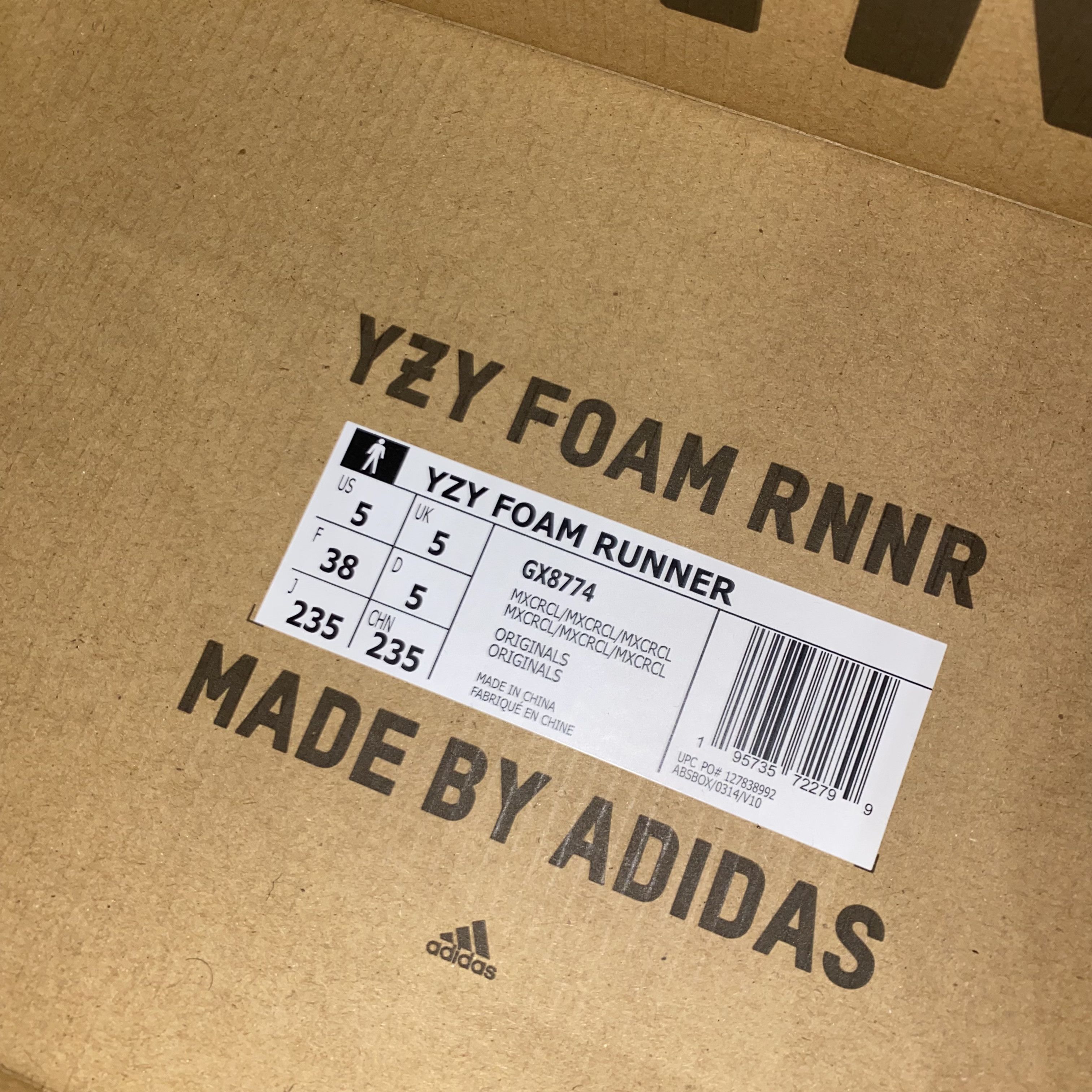 Adidas × Kanye West Yeezy Foam RNNR MX Size US 5 / EU 37 - 8 Thumbnail