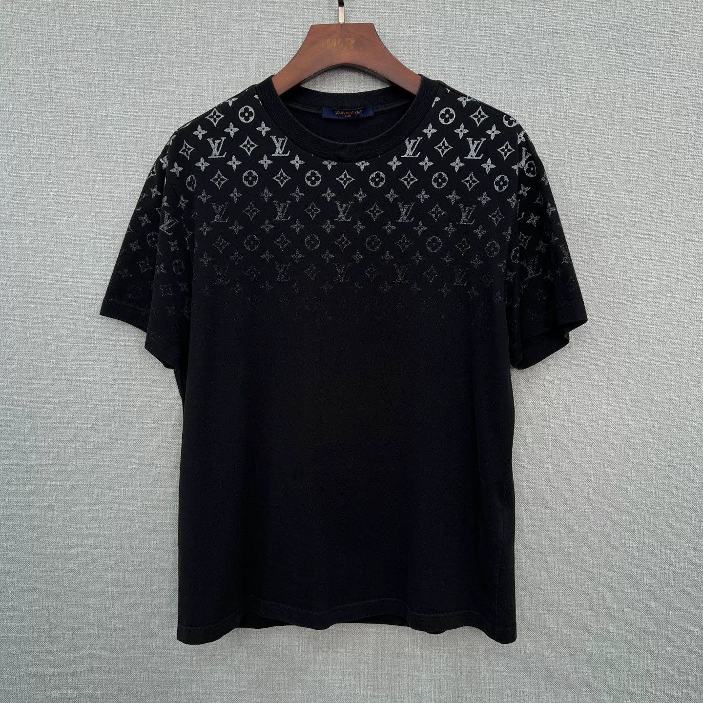 Louis Vuitton Louis Vuitton Monogram Logo Short-Sleeve Size US L / EU 52-54 / 3 - 1 Thumbnail