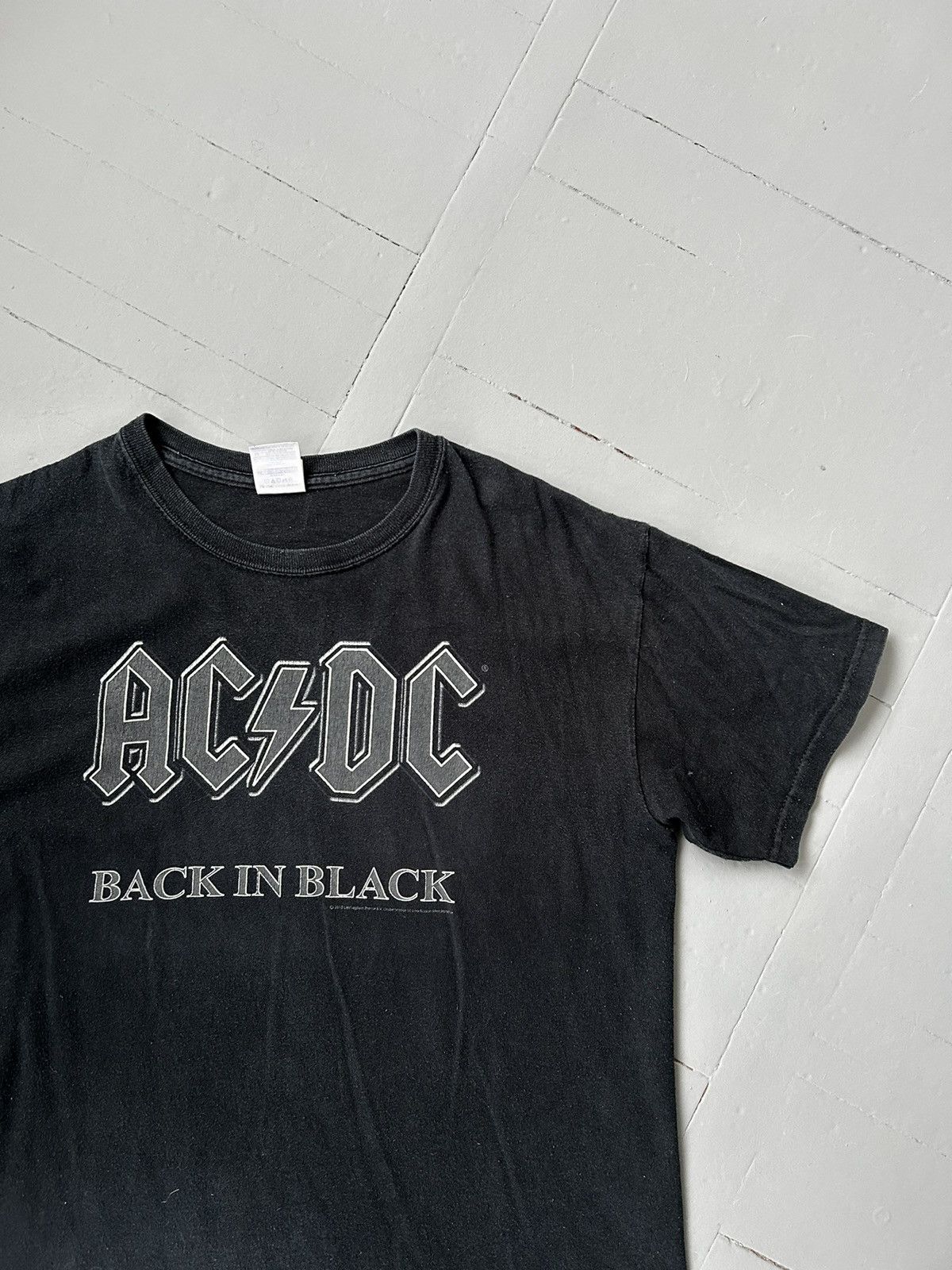 AC/DC AC/DC back in black vintage T-shirt Size US M / EU 48-50 / 2 - 3 Thumbnail