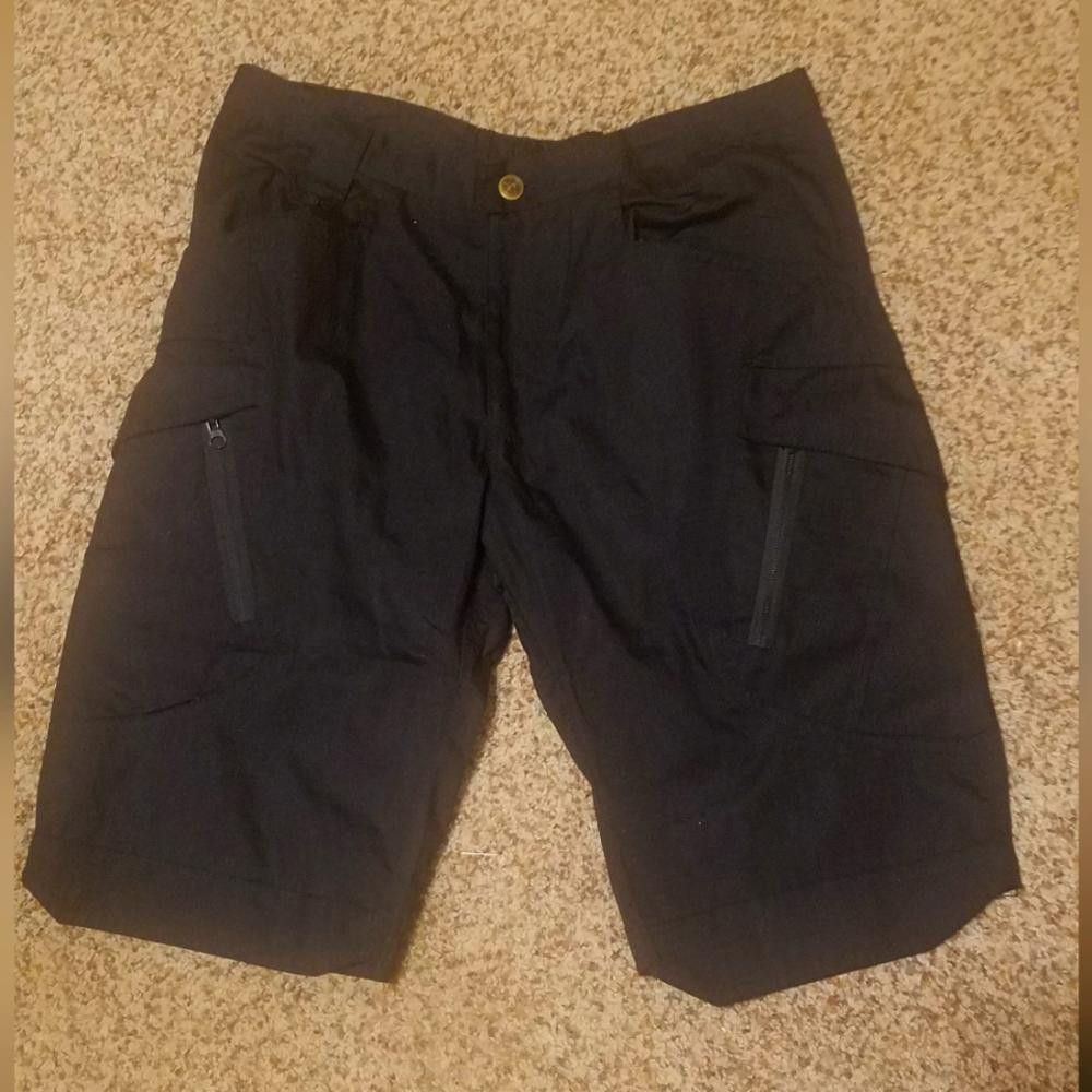 Designer Men's Black Tactile Cargo Shorts Size US 30 / EU 46 - 1 Thumbnail