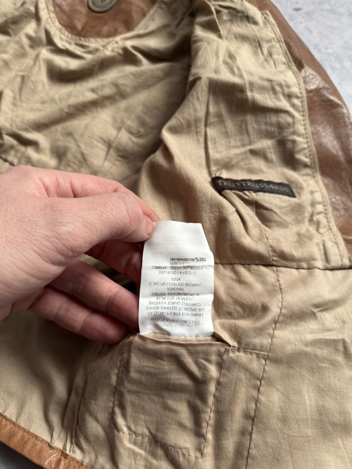 Trussardi Vintage Trussardi jacket 100% LEATHER blazer wmns Size XS / US 0-2 / IT 36-38 - 11 Thumbnail