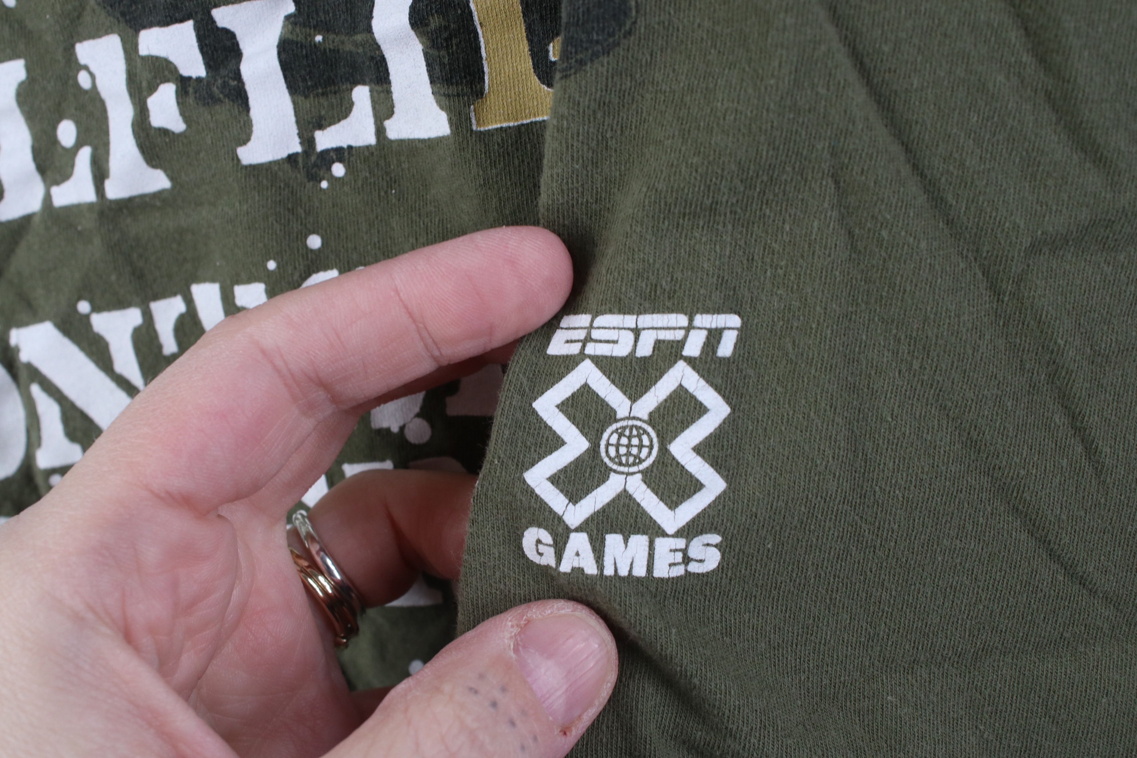 Vintage Vintage ESPN X Games Spell Out Skateboard T-Shirt Green Size US L / EU 52-54 / 3 - 5 Thumbnail