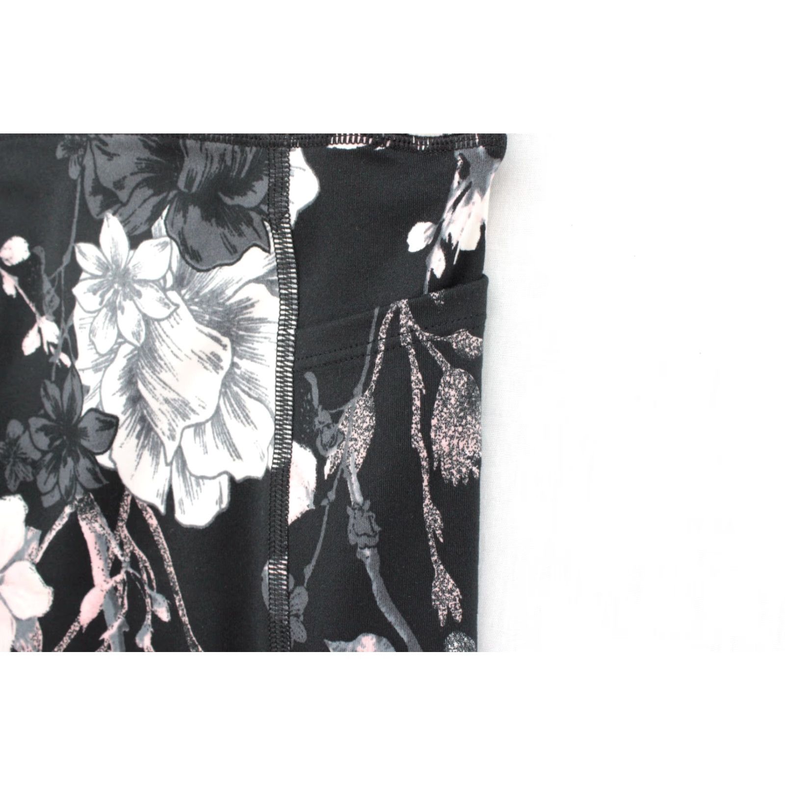 Victoria's Secret Victoria's Secret Leggings Women’s 6 Black Floral Athleisure Women’s Size 28" / US 6 / IT 42 - 4 Thumbnail