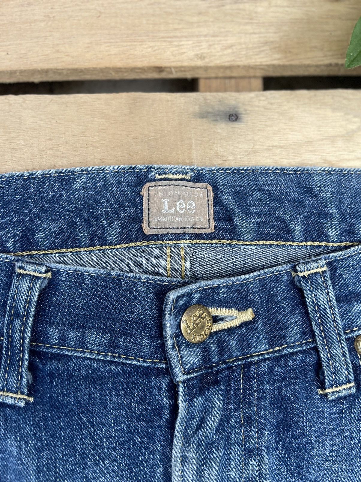 Lee × Vintage Vintage 90s Lee Straight Cut Distressed Jeans Size US 32 / EU 48 - 3 Thumbnail