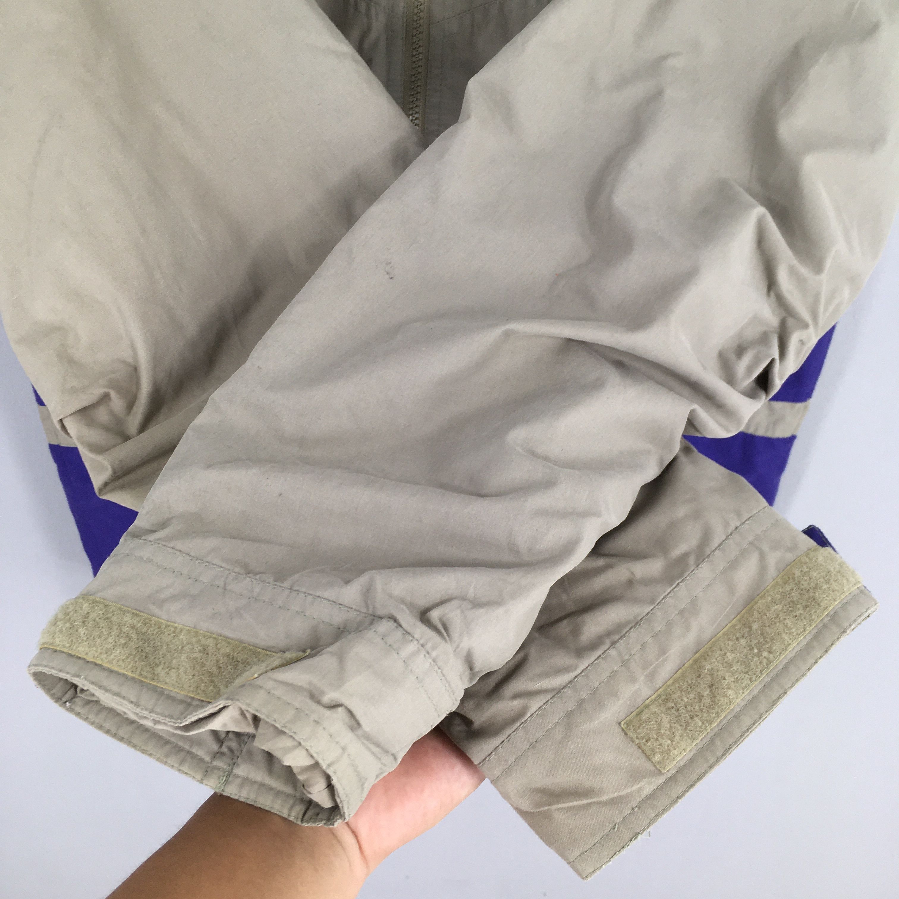 Jack Wolfskin Vintage Jack Wolfskins Hoodie Windbreaker Jacket Large Size US L / EU 52-54 / 3 - 4 Thumbnail