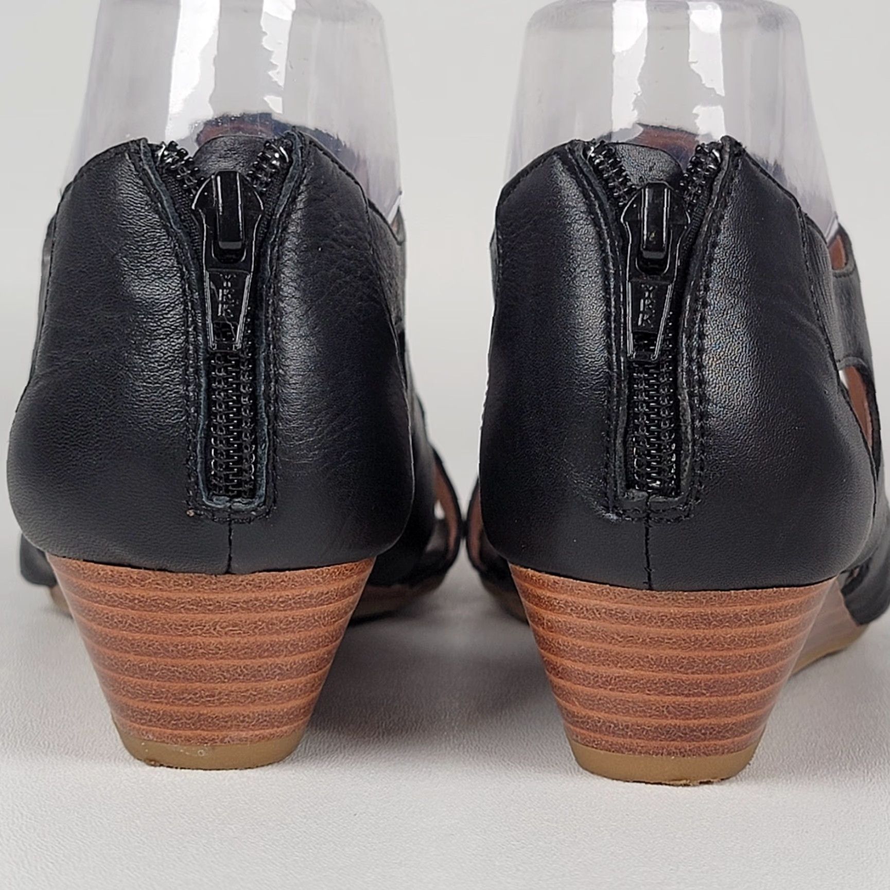Vintage Söfft Sandals Womens Black Elastic Studded Wedge Heel Sandals 8M Buckle Arch Support Cushioned Leather Size US 8 / IT 38 - 5 Thumbnail
