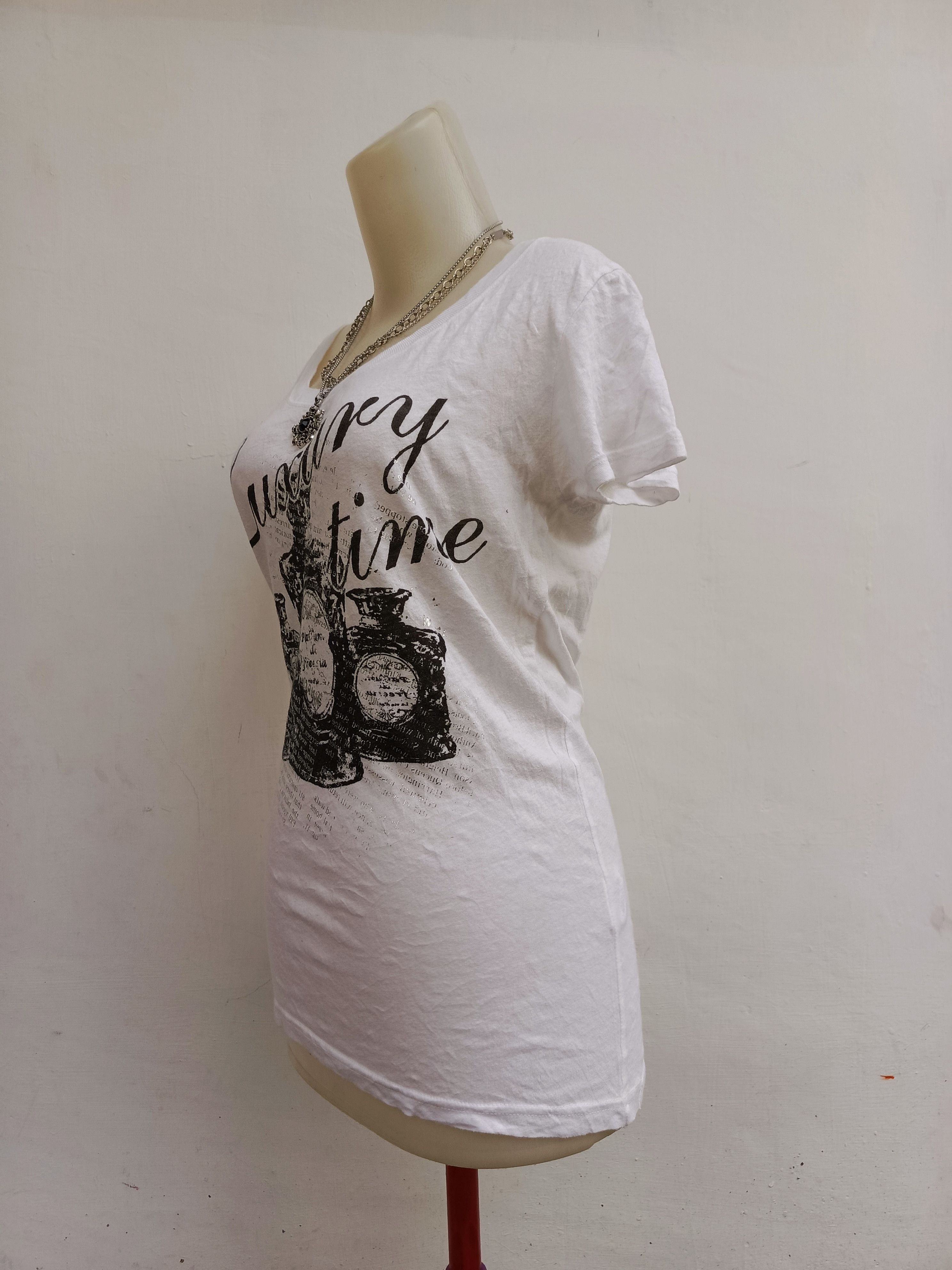 Japanese Brand Ademis White Graphic T-Shirt Perfume Print Size M / US 6-8 / IT 42-44 - 6 Thumbnail