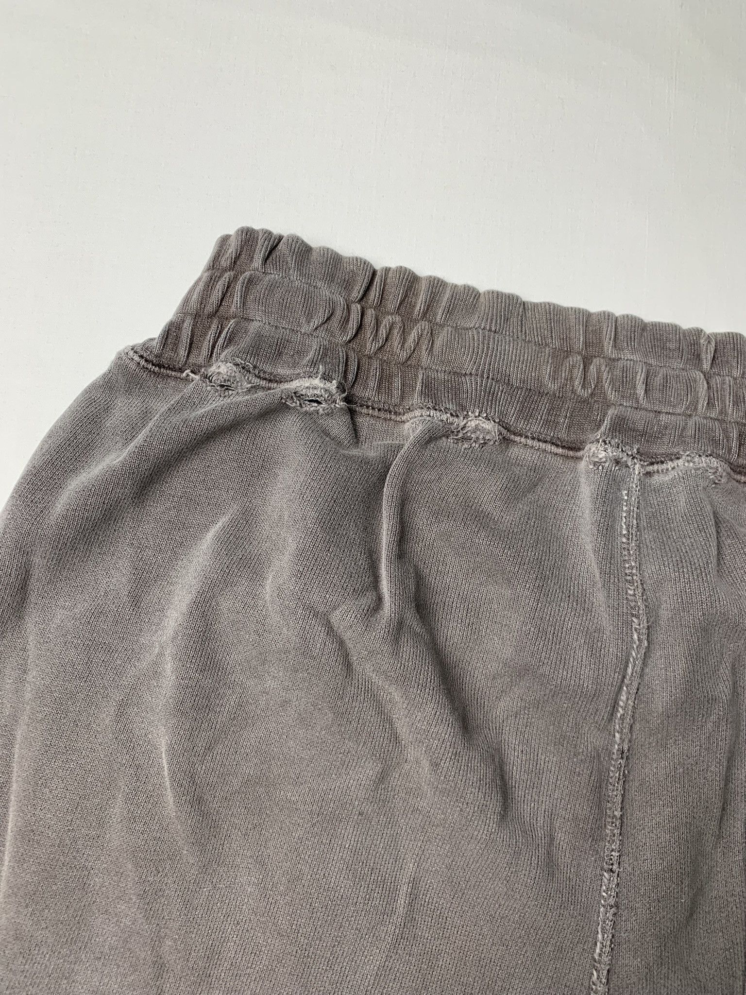 Yeezy Yeezy Season 3 beat up sweatpants Size US 30 / EU 46 - 4 Thumbnail