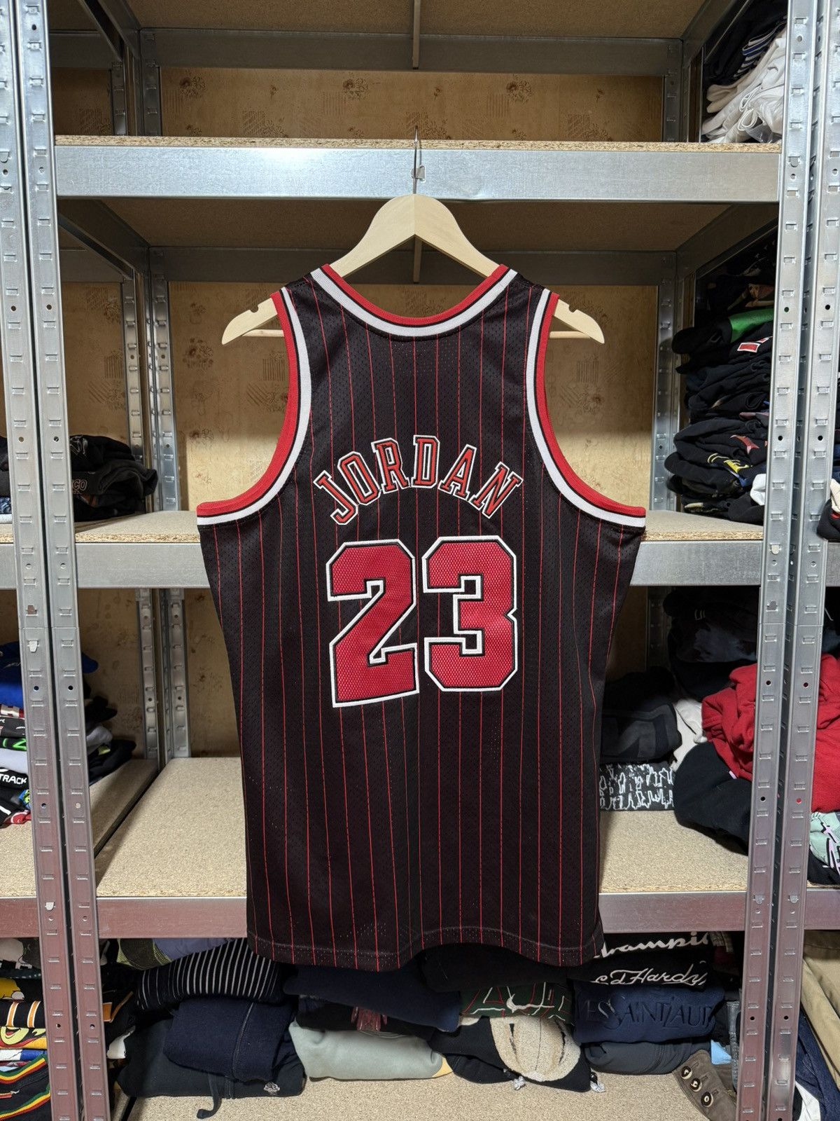 Mitchell & Ness × NBA × Vintage Vtg NBA Mitchell & Ness Jordan 1996 1997 Basketball Jersey Size US XL / EU 56 / 4 - 2 Thumbnail