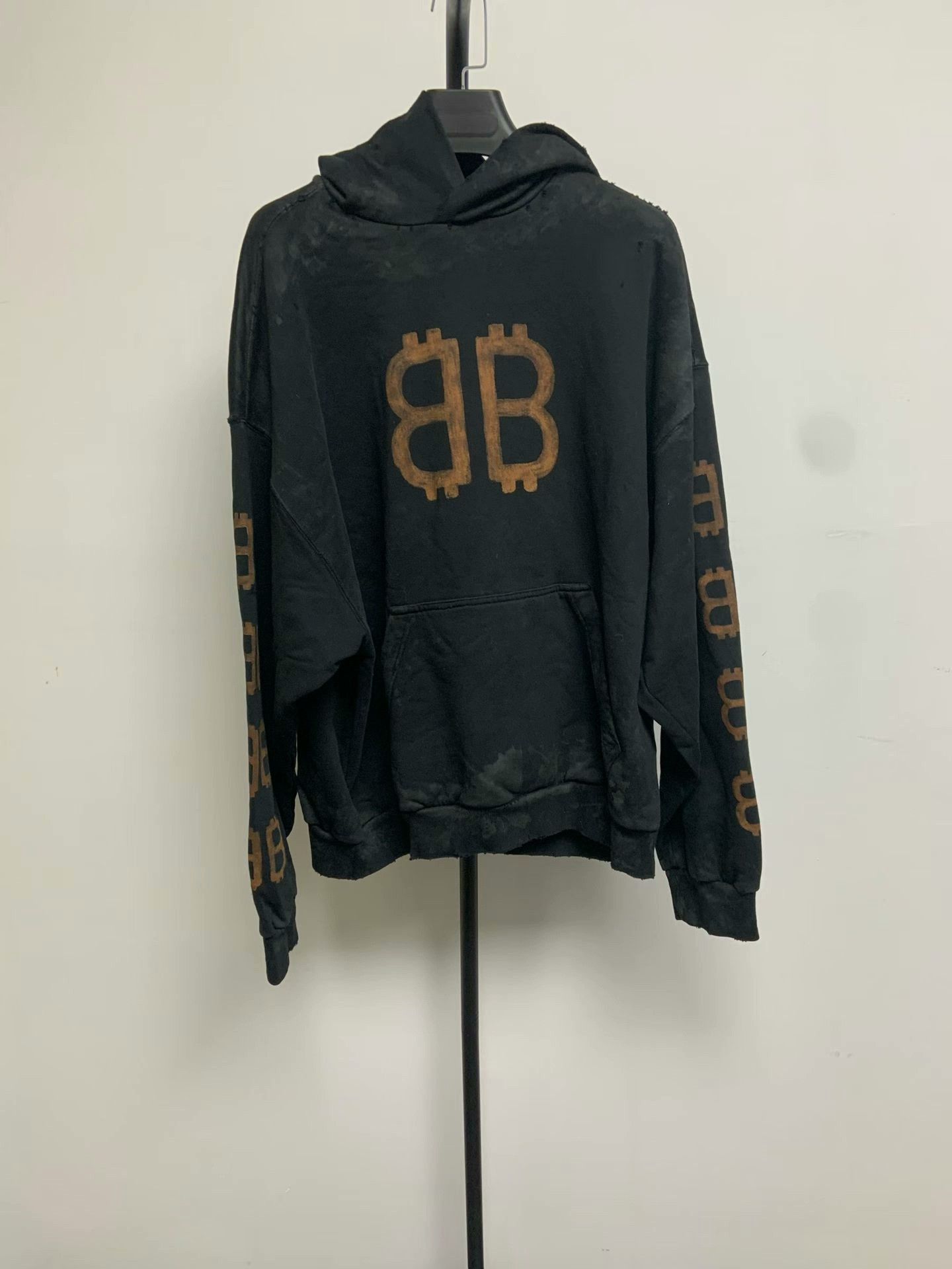 Balenciaga Balenciaga Letter Print Distressed Hooded Sweatshirt Size US XS / EU 42 / 0 - 1 Thumbnail