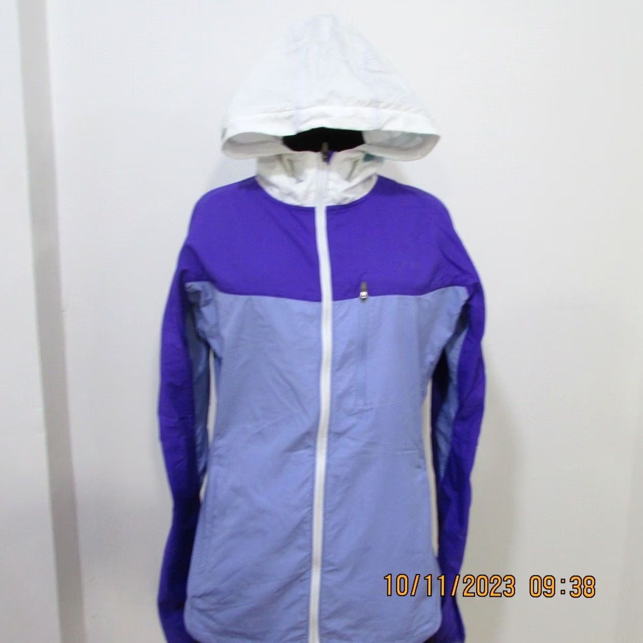 Vintage Nike Women's Showerproof Hooded Jacket M 38/40 UK Multicoloured Bomber Shirt Womens 11021 Size ONE SIZE - 2 Thumbnail