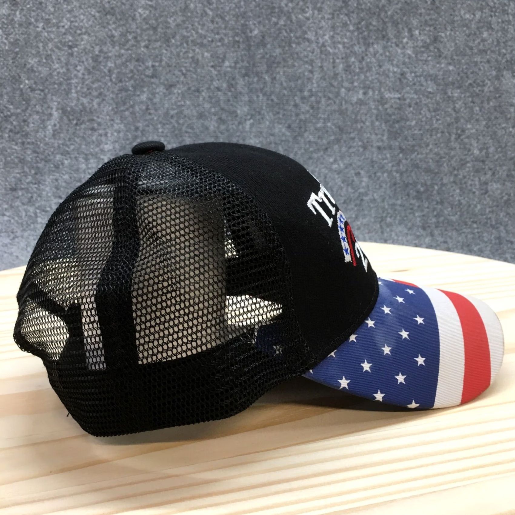 Vintage Trump 2020 Trucker Hat Mens Black OS Curved Brim Embroidered Logo Size ONE SIZE - 7 Thumbnail