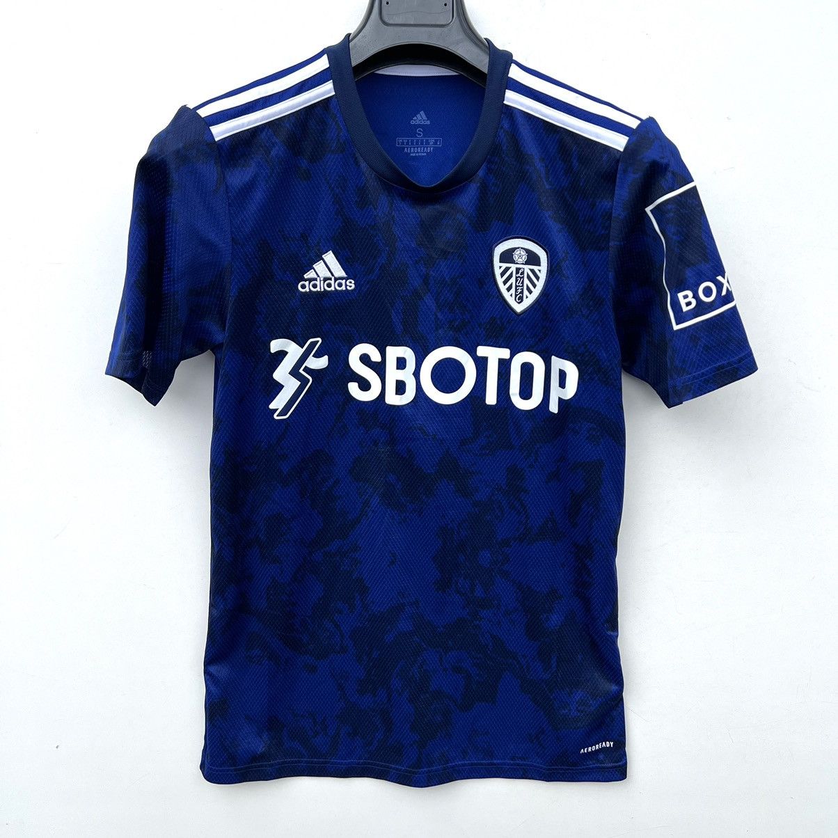 Adidas LEEDS UNITED 2021 2022 JERSEY Phillips 23 Size US S / EU 44-46 / 1 - 1 Thumbnail