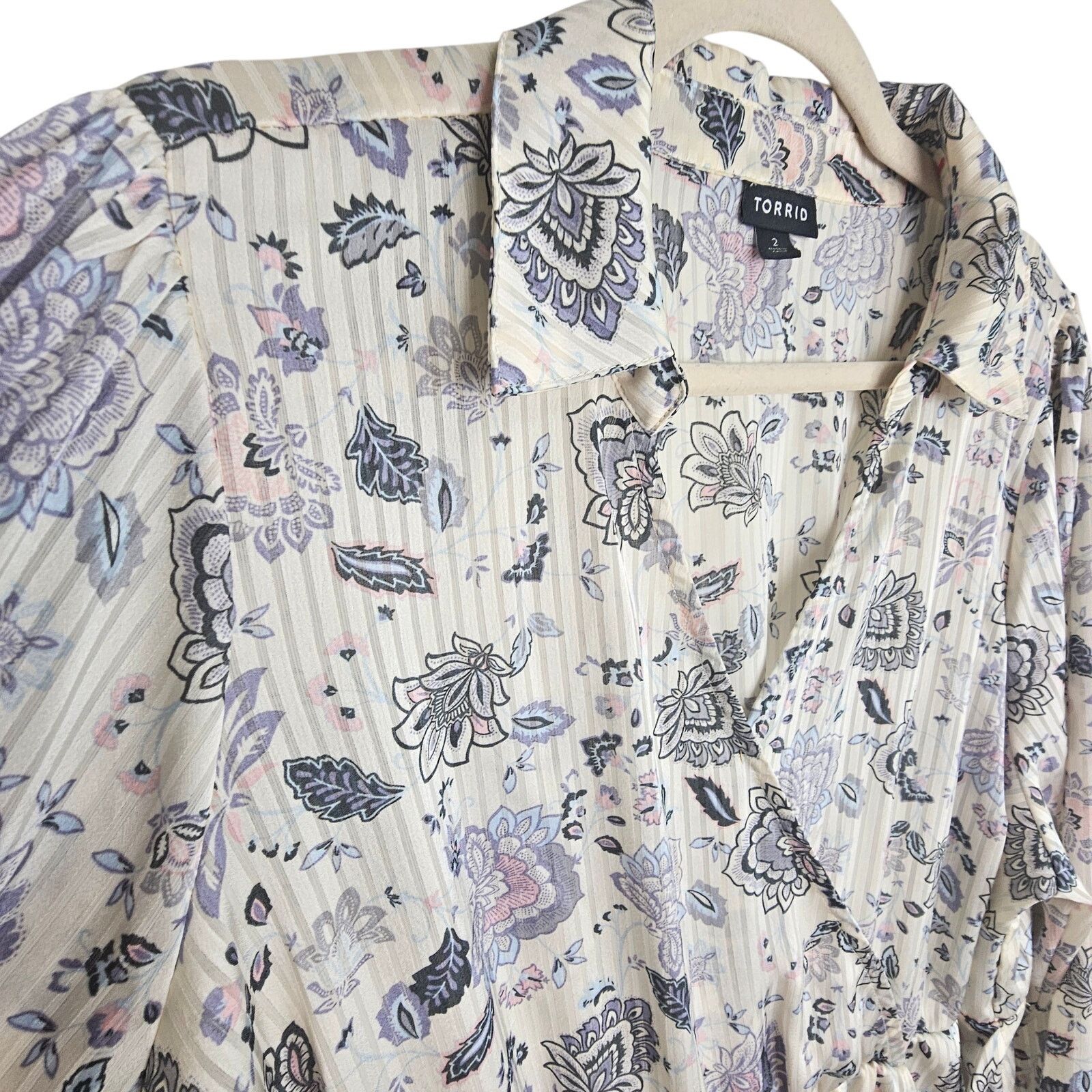 Corridor Torrid Blouse Women 2X Floral Stripe Satin Collared Surplice Size XXL / US 16-18 / IT 52-54 - 7 Thumbnail
