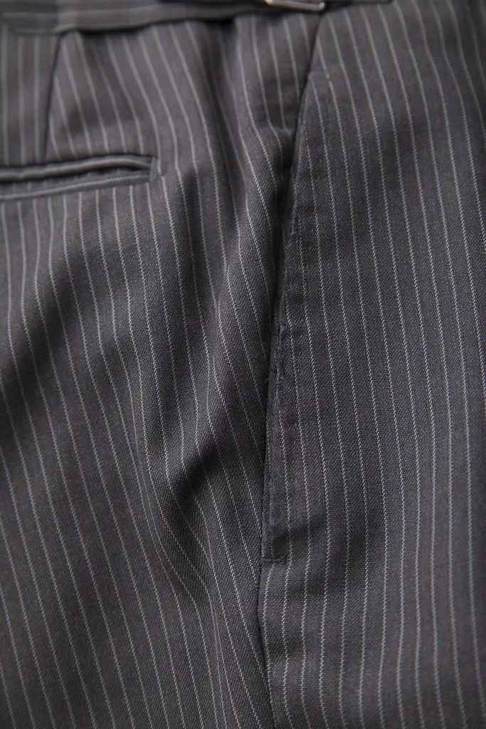 Tom Ford Tom Ford pinstripe suit Size 46R - 16 Thumbnail