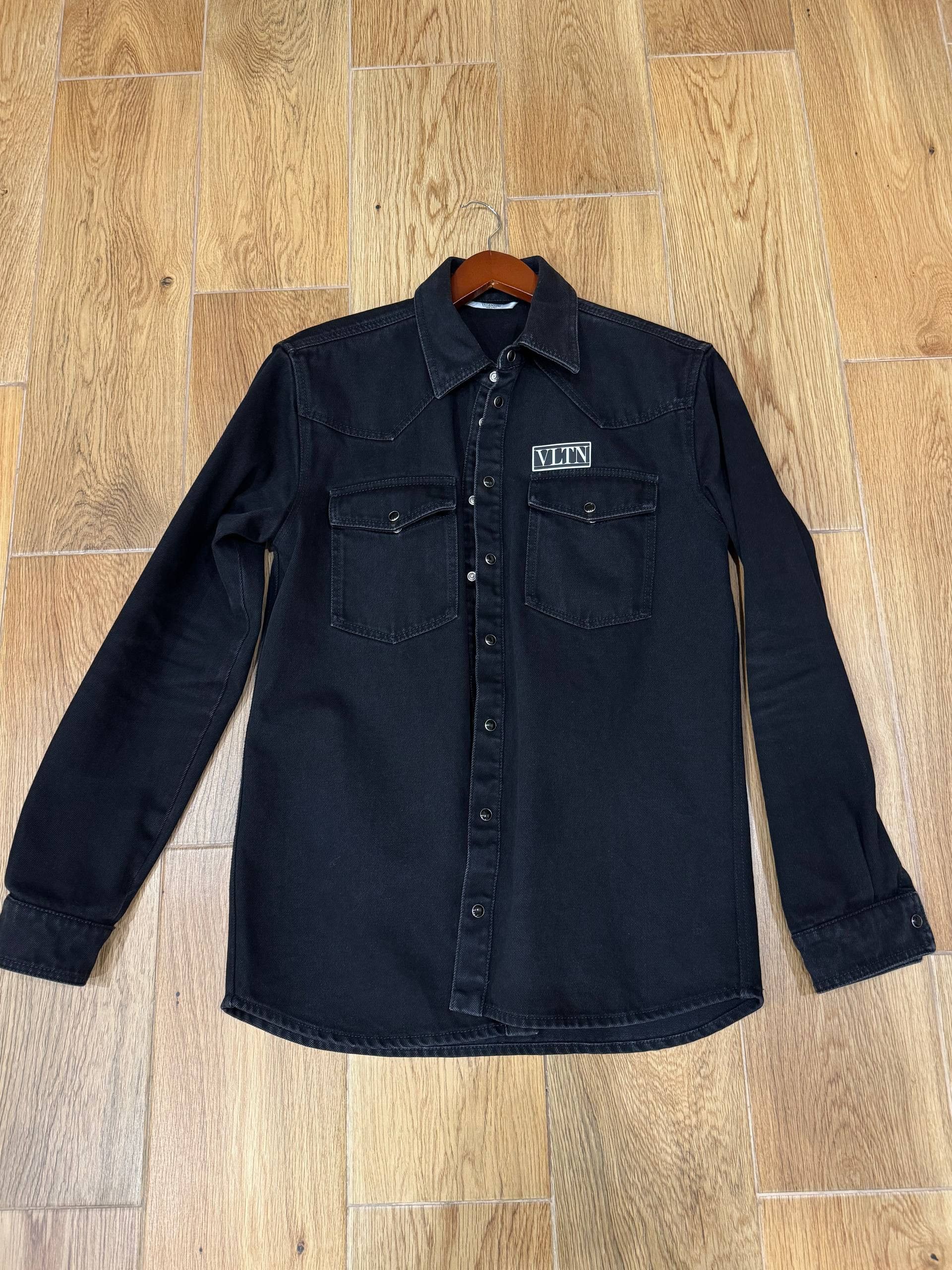 Valentino Valentino Garavani Denim Shirt VLTN Size US M / EU 48-50 / 2 - 2 Thumbnail