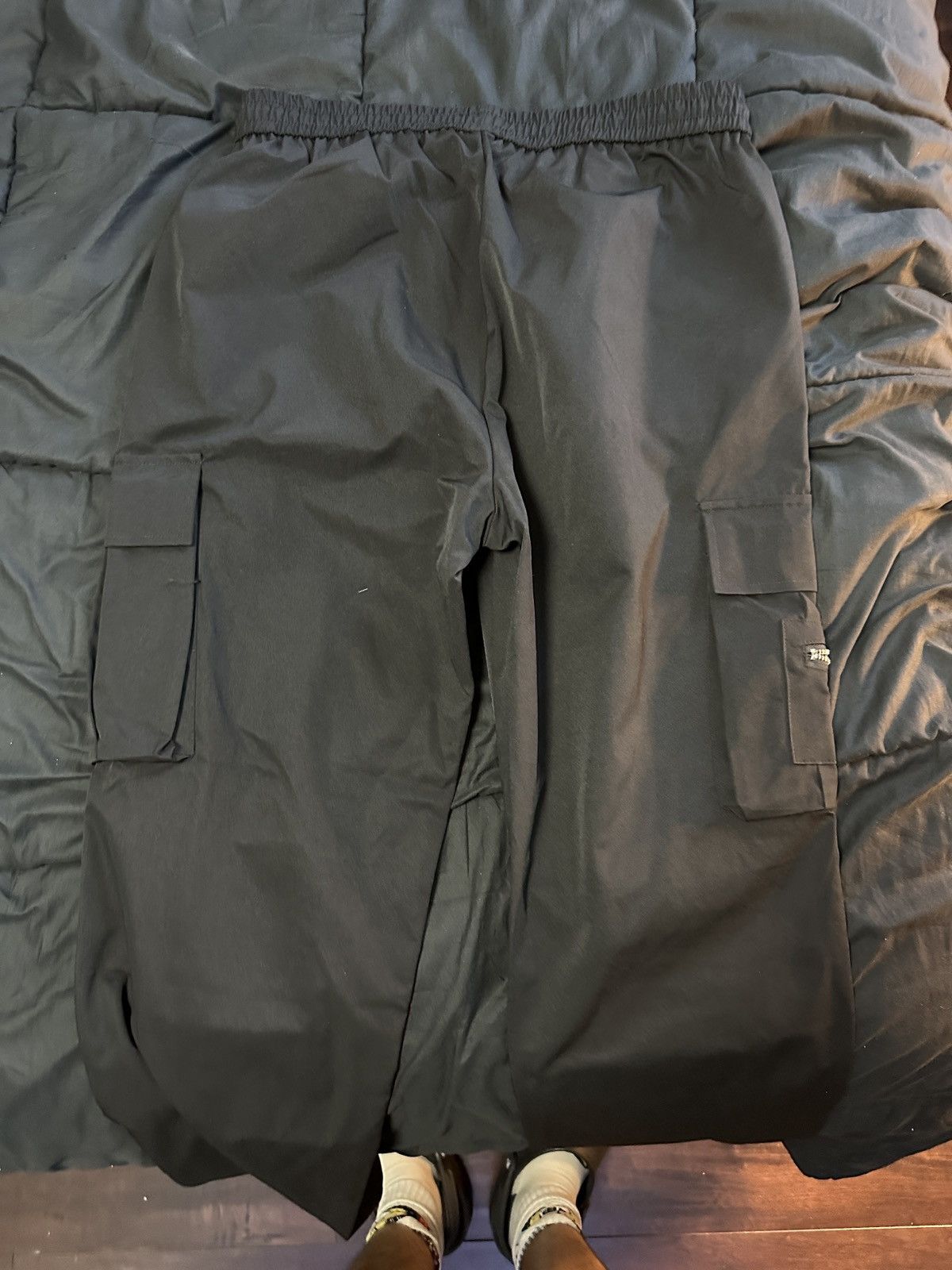 Shein Black SHEIN cargo pants with zipper Size US 34 / EU 50 - 2 Thumbnail