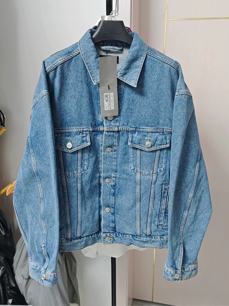 Balenciaga Balenciaga Multi-Language Denim Jacket Size US M / EU 48-50 / 2 - 1 Thumbnail