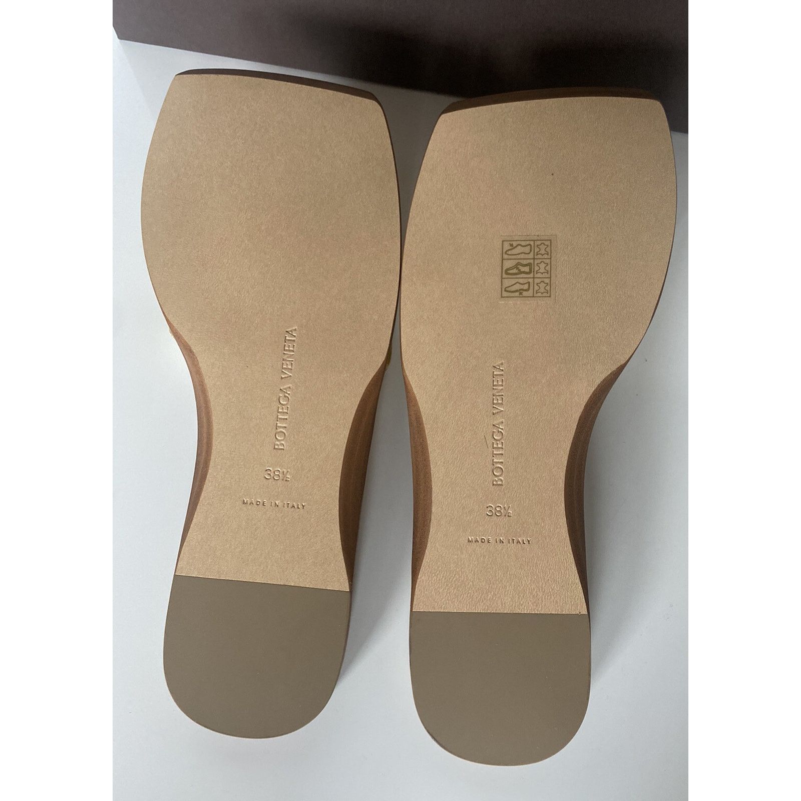 Bottega Veneta Bottega Veneta Women's Leather Gold Sandals 8.5 578409 Size US 8.5 / IT 38.5 - 11 Thumbnail