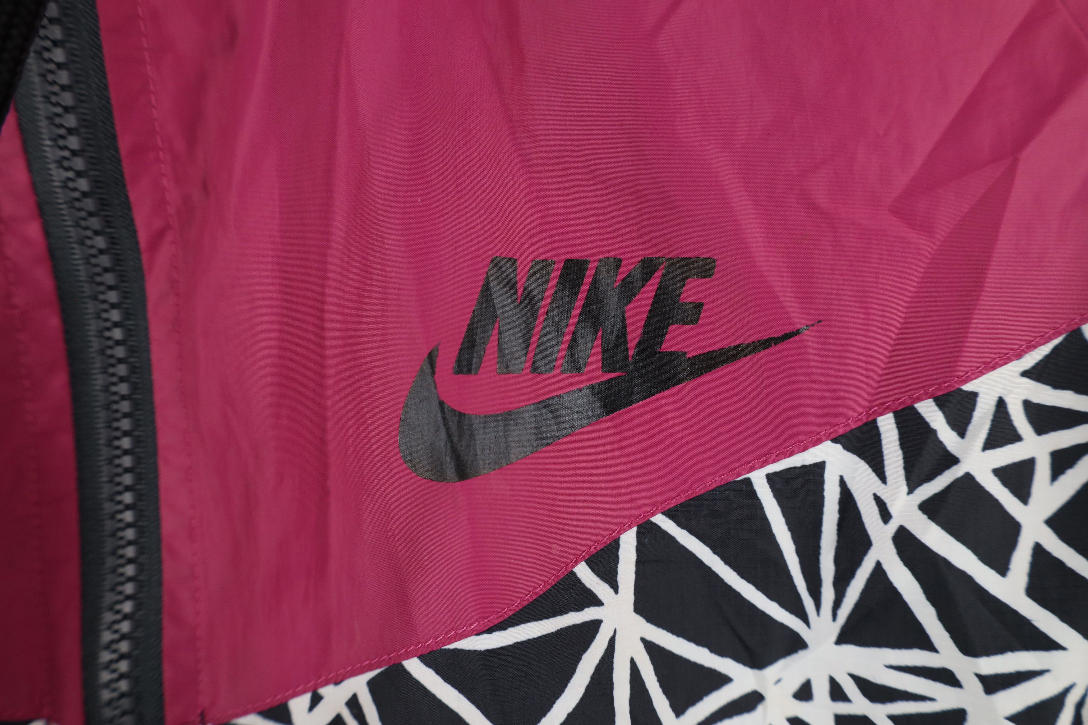Nike × Vintage Vintage Nike Sportswear Spell Out Windrunner Hooded Jacket Size M / US 6-8 / IT 42-44 - 4 Thumbnail