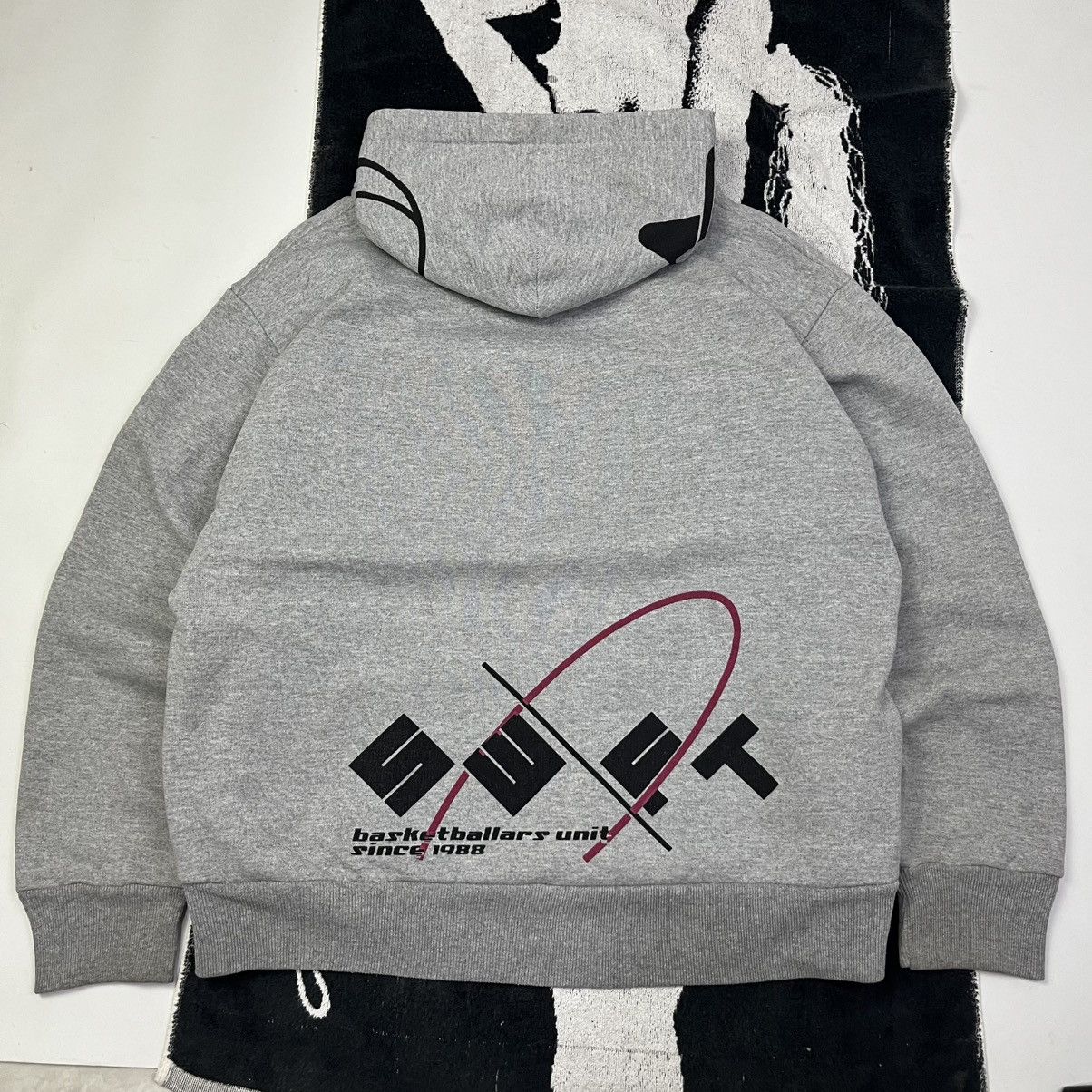 Vintage Crazy Vintage💥Camber “Hands Up” Hoodie – Basketball Graphic🏀 Size US M / EU 48-50 / 2 - 5 Thumbnail