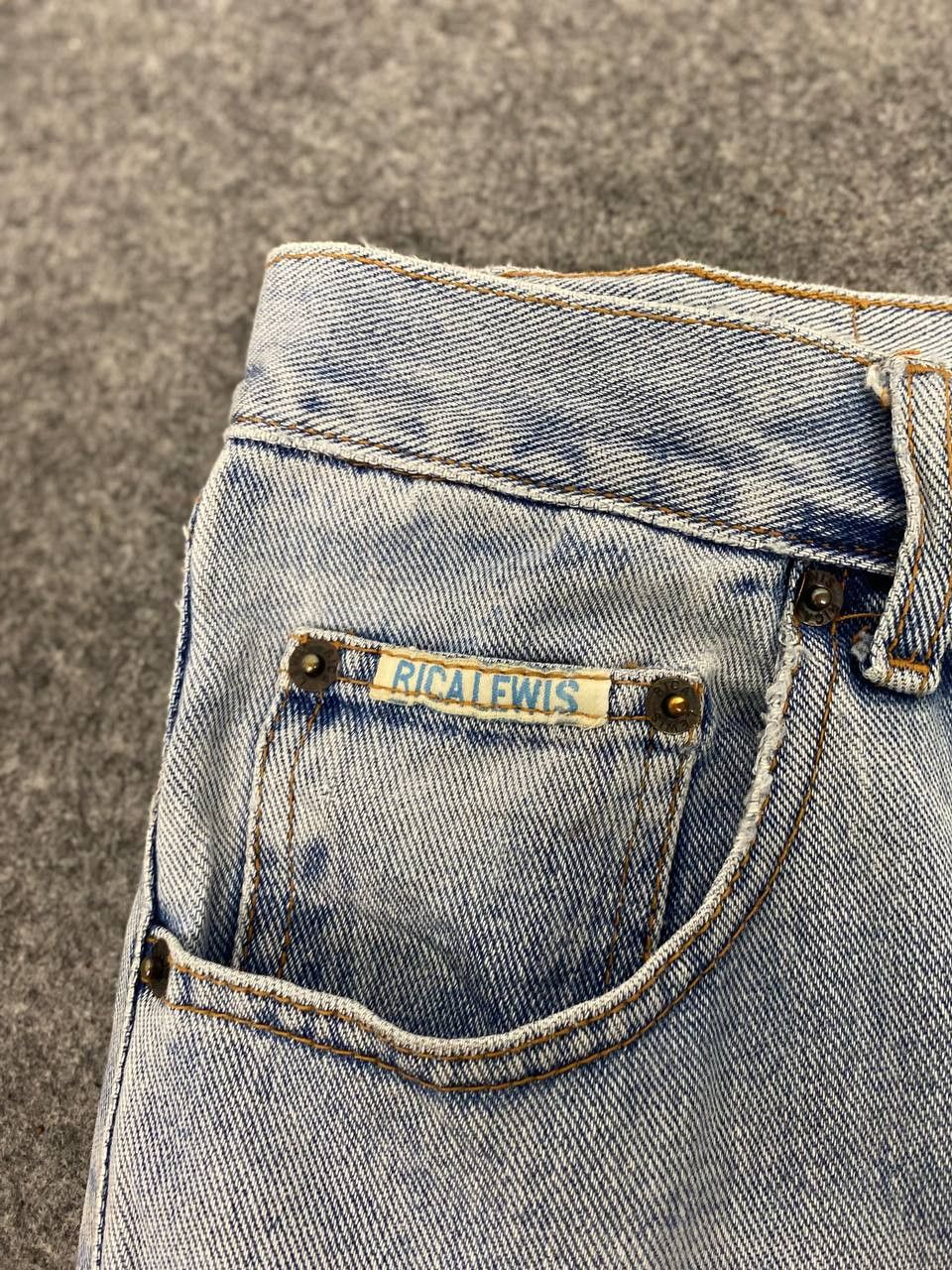 Jean rica lewis lightwash distressed denim Size US 32 / EU 48 - 10 Thumbnail