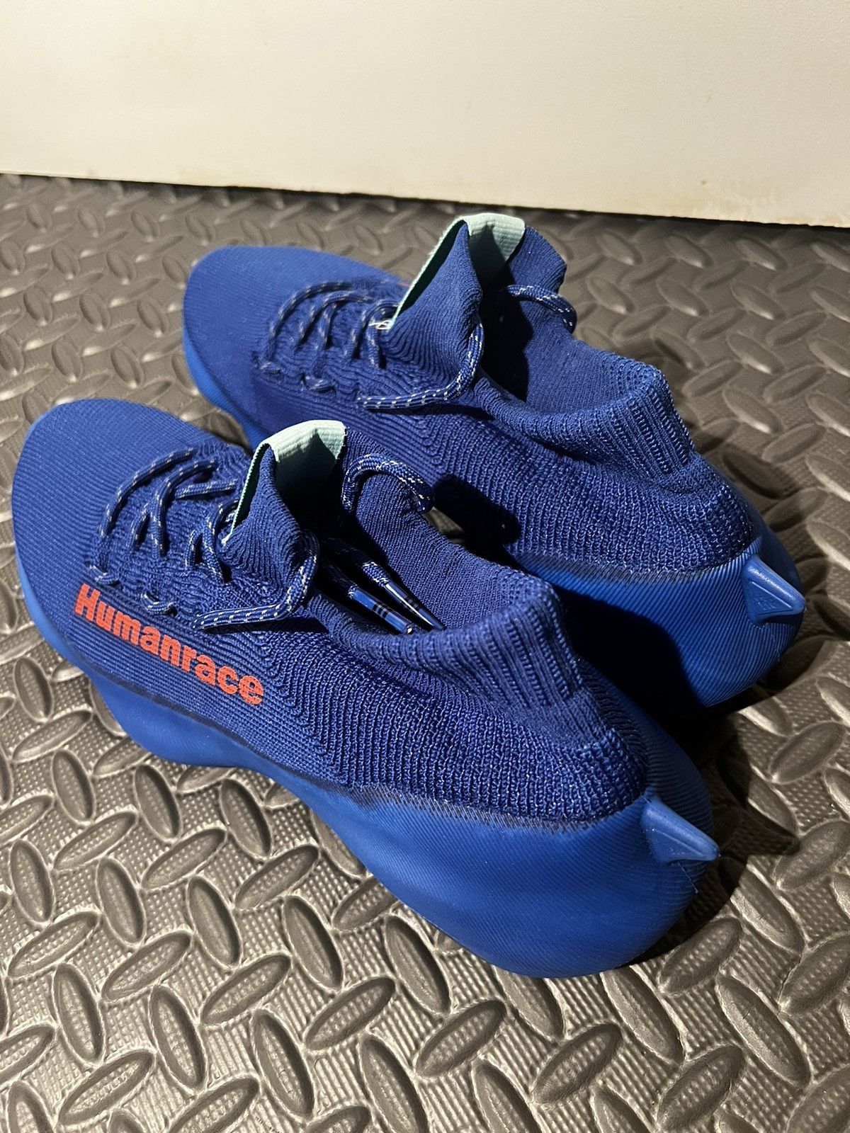 Adidas NEW Adidas size 9.5 Pharrell x Human Race Sichona Blue Size US 9.5 / EU 42-43 - 6 Thumbnail