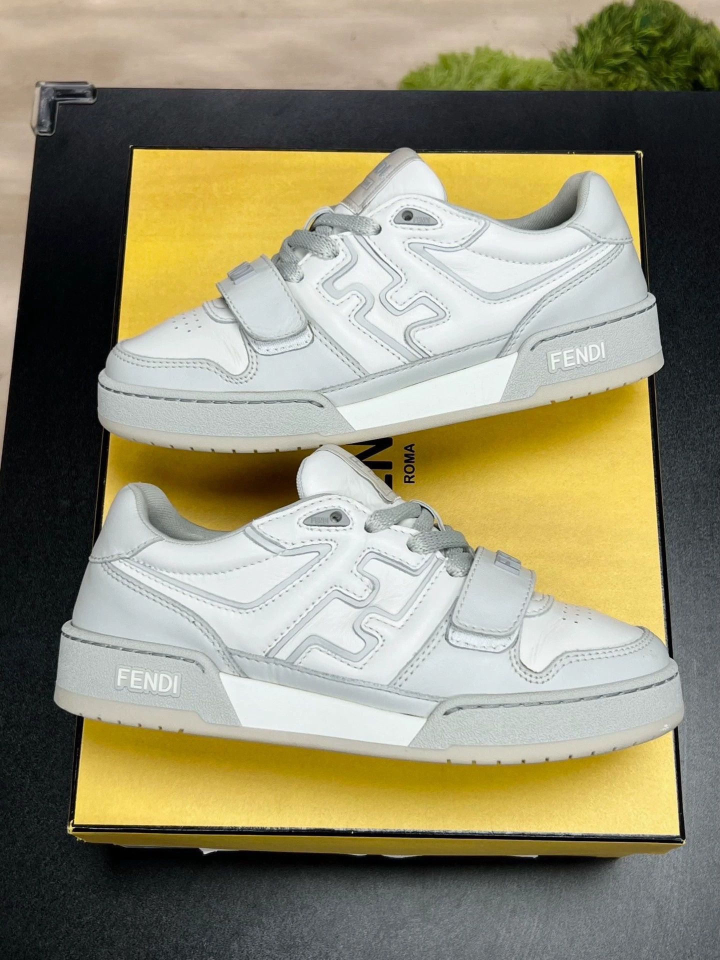 Fendi Fendi Velcro Sneakers Size 36 with Box Size US 5.5 / EU 38 - 5 Thumbnail