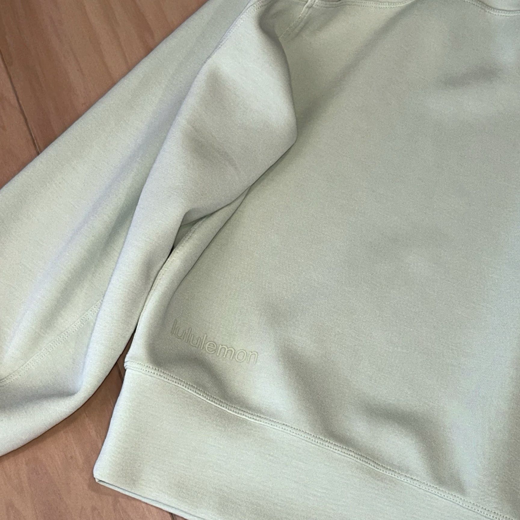 Lululemon Lululemon Perfectly Oversized Cropped Crew Sweatshirt Women’s 8 Green Solid Long Sleeve Pullover Easy Care Logo Athletic Activewear Casual Size M / US 6-8 / IT 42-44 - 6 Thumbnail