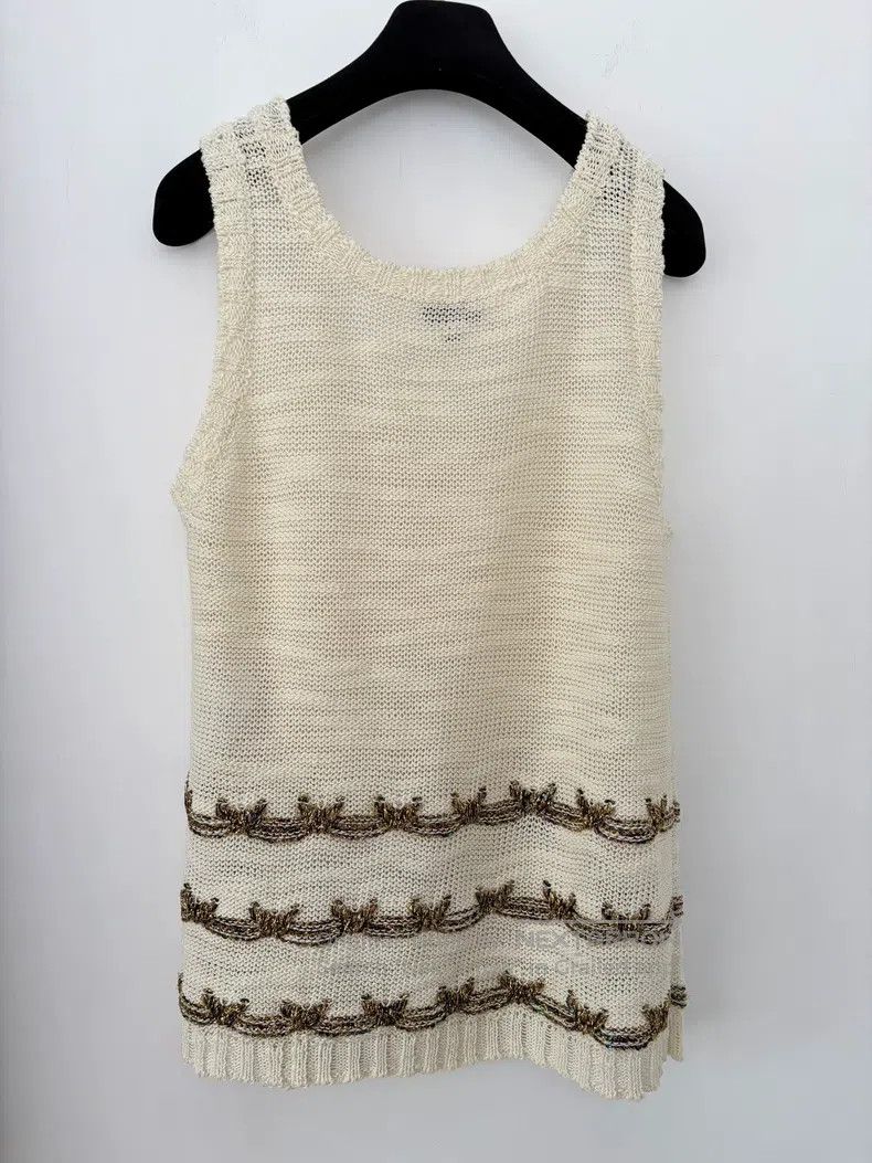 Chanel Chanel High-end handicraft workshop white vest Size S / US 4 / IT 40 - 2 Thumbnail