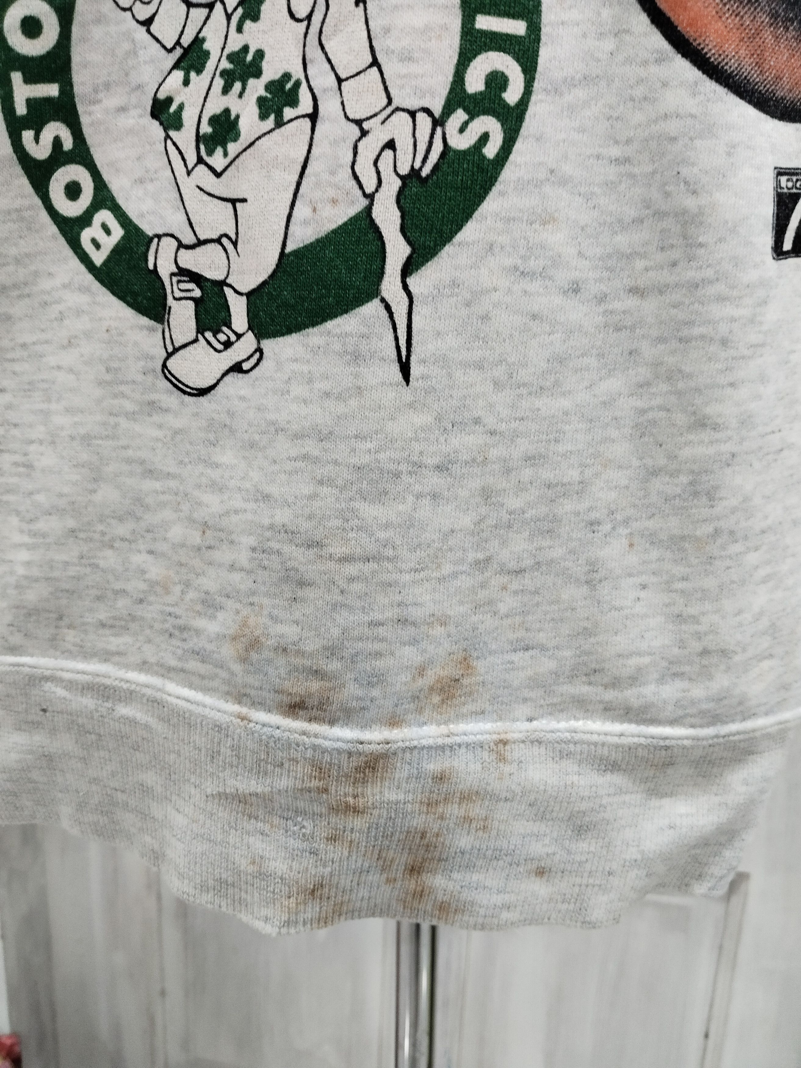 NBA × Vintage Vtg 90s Boston Celtics NBA Basketball Distressed Sweatshirt Size US M / EU 48-50 / 2 - 4 Thumbnail