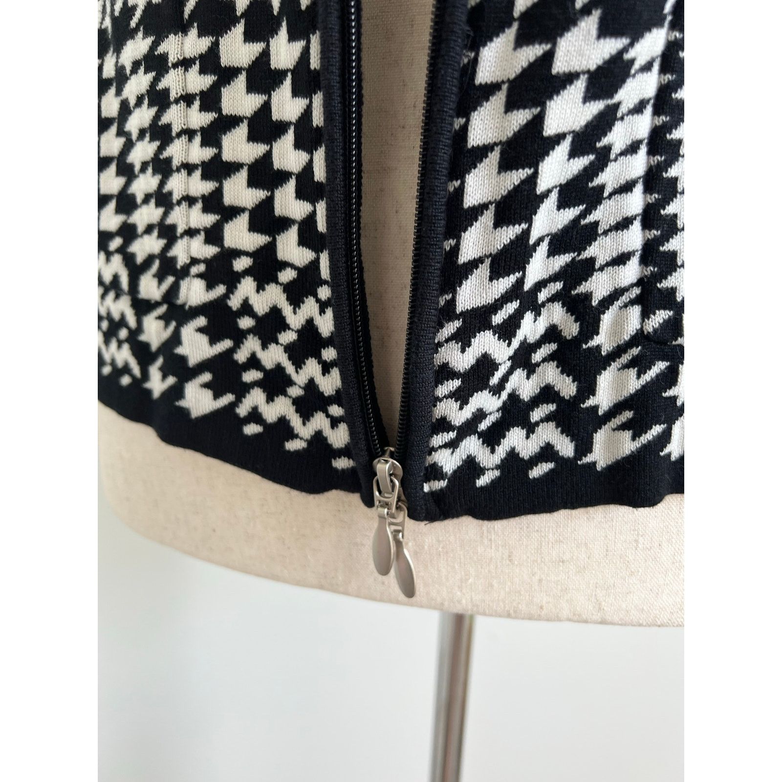 Chicos Chico’s Full Zip Long Sleeve Hooded Sweater SZ 2 (US LARGE) Size L / US 10 / IT 46 - 3 Thumbnail