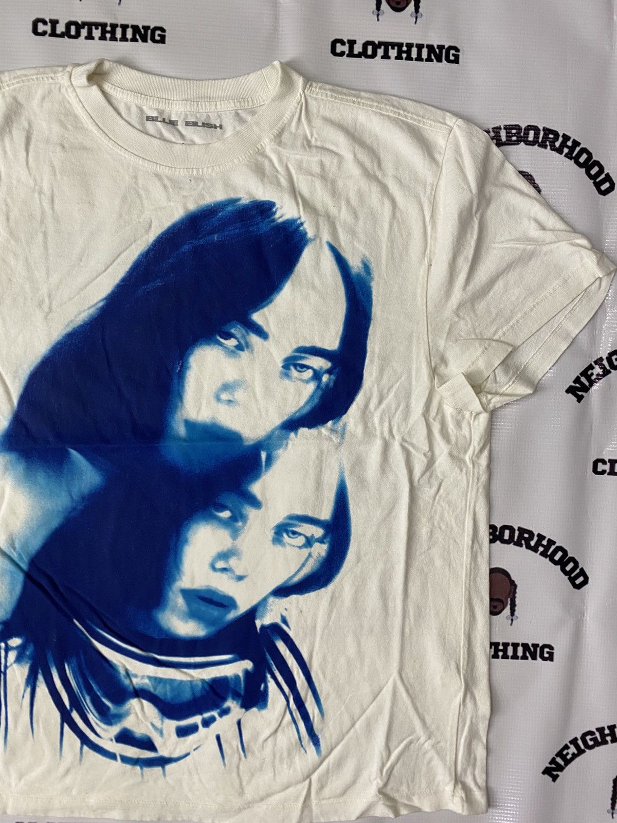 Band Tees BILLIE EILISH TEE. Size US L / EU 52-54 / 3 - 1 Thumbnail