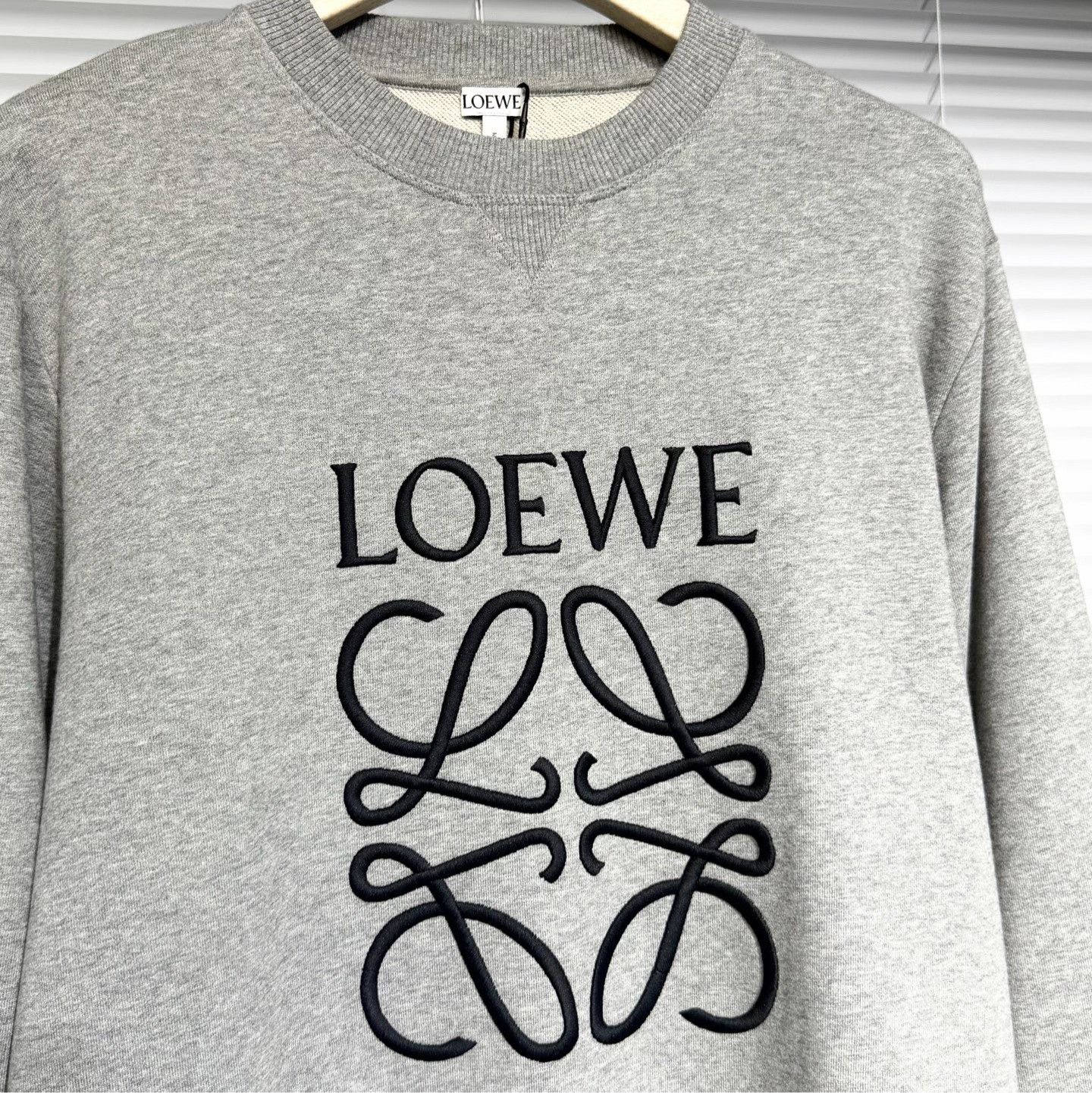 Loewe Loewe XL Logo Embroidered Sweatshirt Size US XL / EU 56 / 4 - 3 Thumbnail