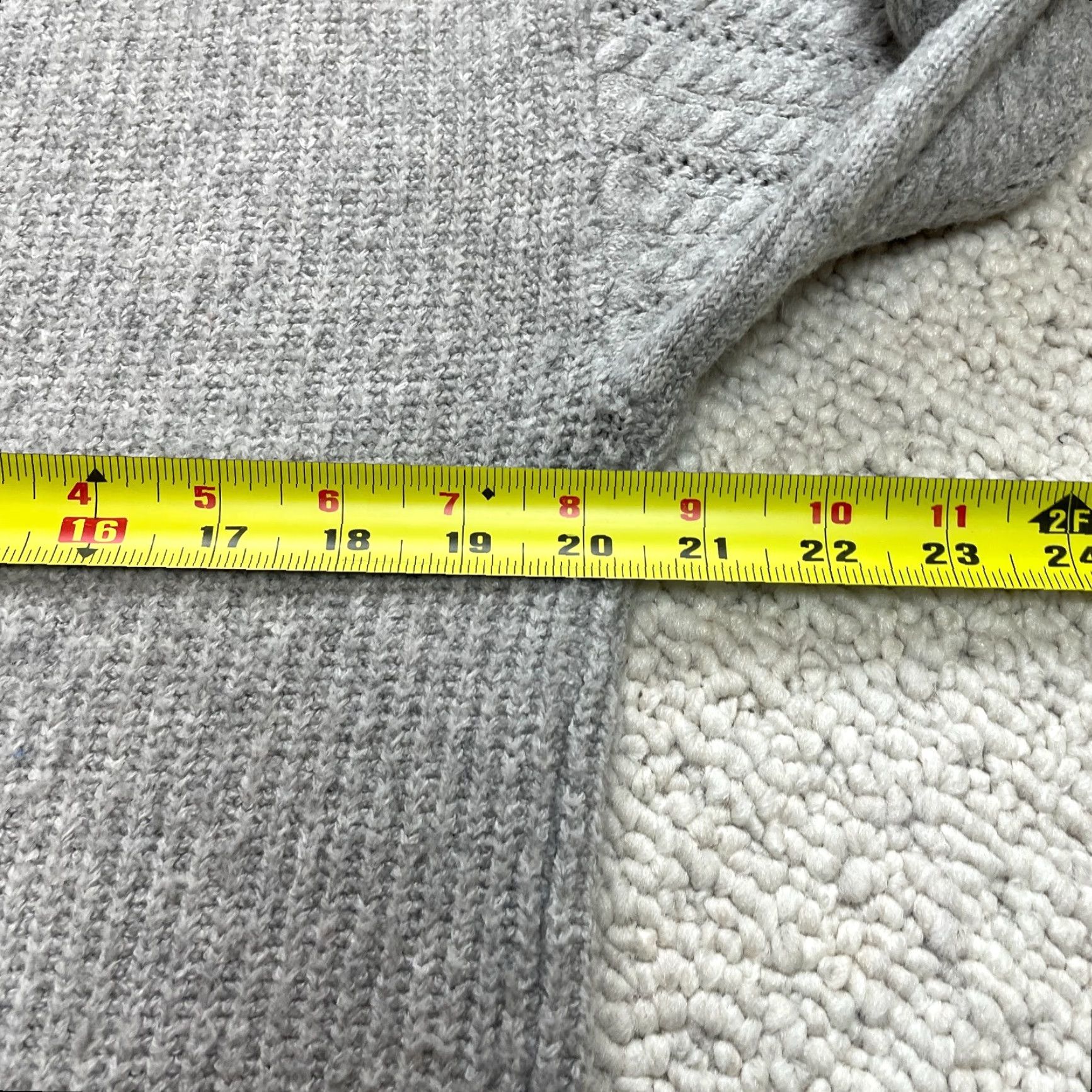 Vintage T Tahari Sweater Womens Small Gray Crew Knit Soft Pullover Solid Sweatshirt Size S / US 4 / IT 40 - 7 Thumbnail
