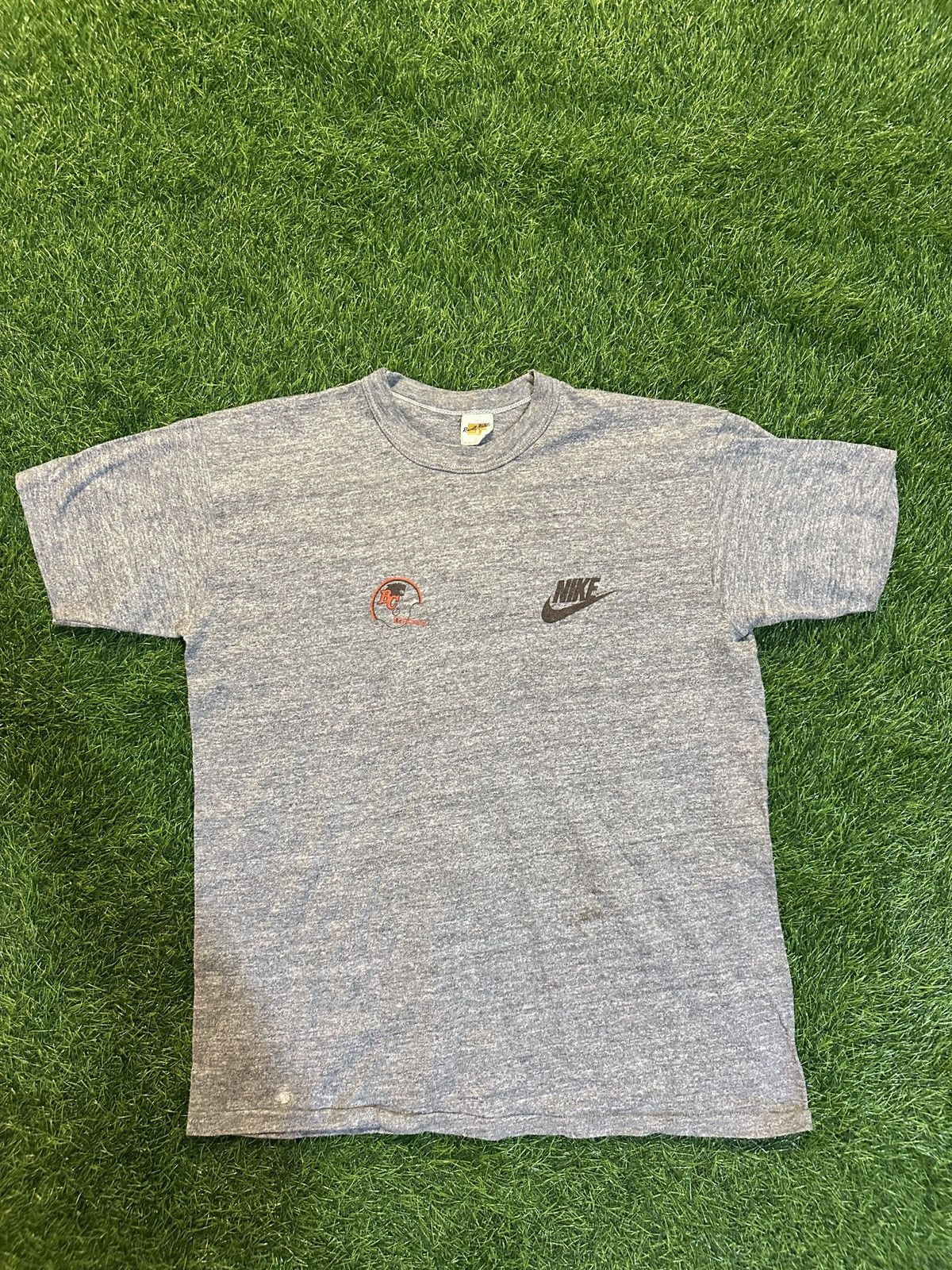 Vintage Vintage cfl bc lions tee shirt russell size L Size US L / EU 52-54 / 3 - 1 Thumbnail