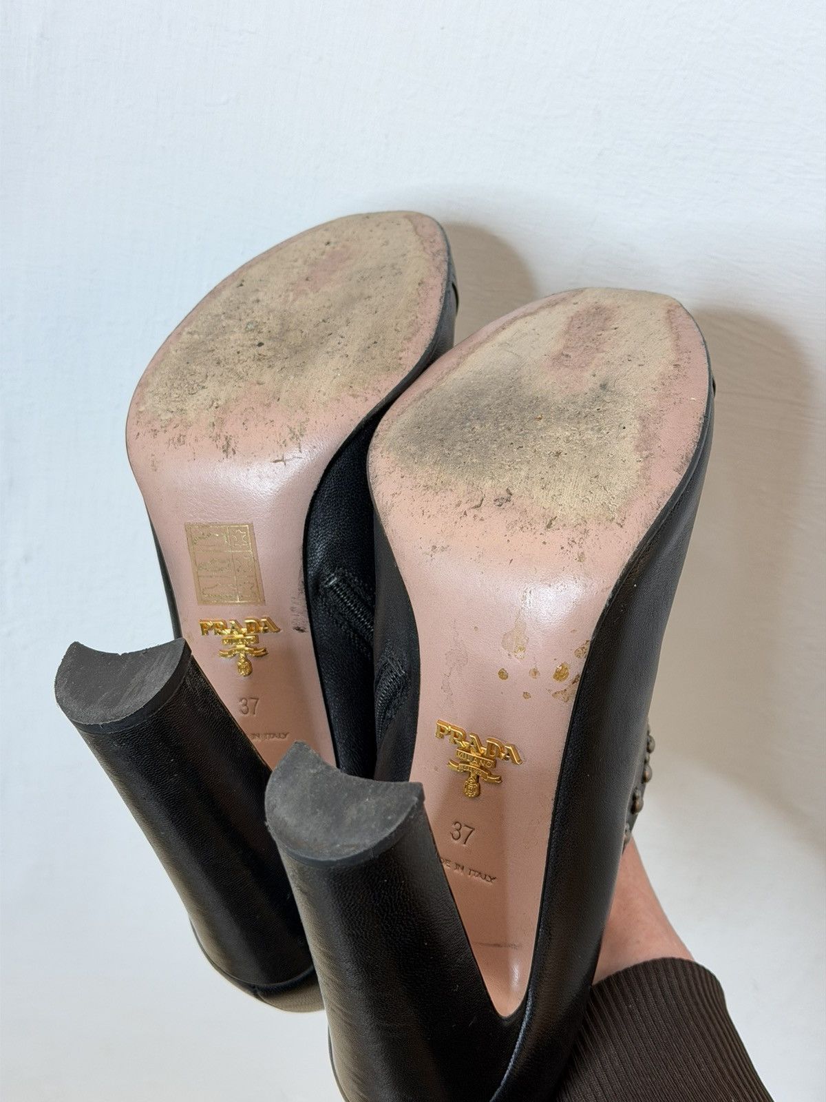 Prada Prada Leather Heels Top Studded Low Ankle Boots Nero Size 37 Size US 7 / IT 37 - 6 Thumbnail