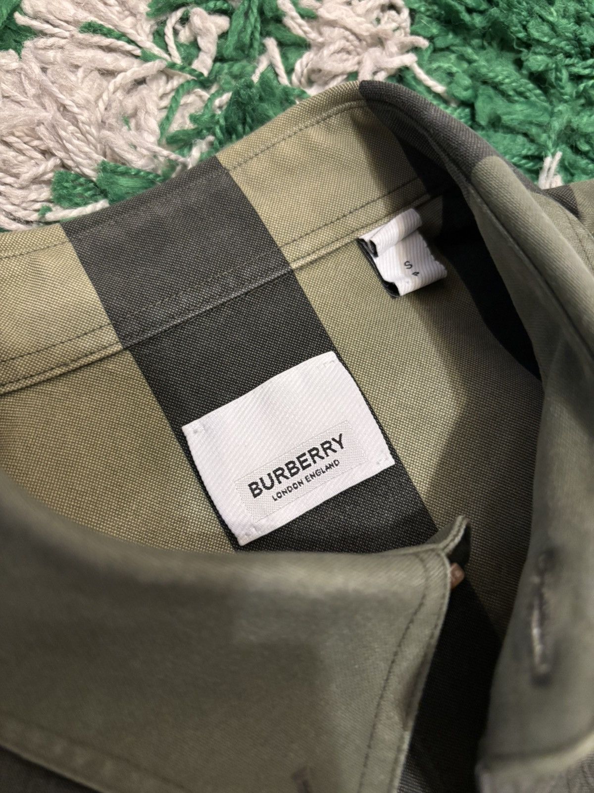 Burberry Burberry Plaid S/S Button-Up Size US S / EU 44-46 / 1 - 4 Thumbnail