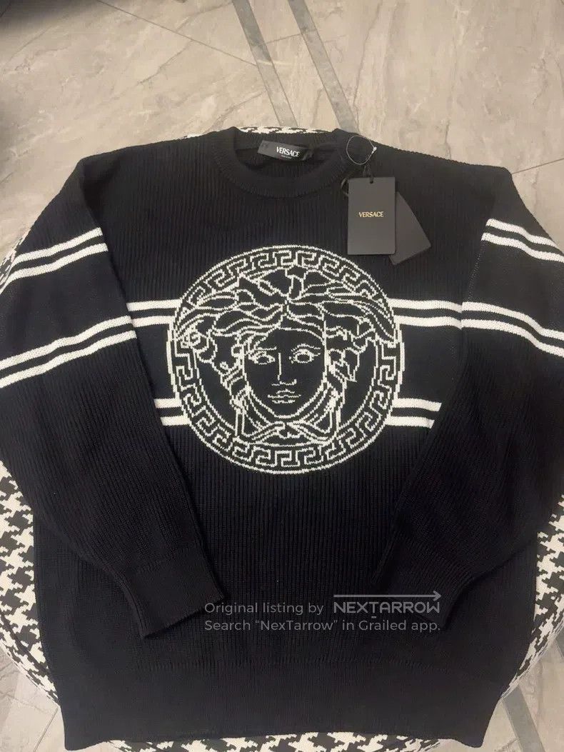 Versace Versace Classic Medusa avatar crew neck knit long sleeve s Size US M / EU 48-50 / 2 - 1 Thumbnail