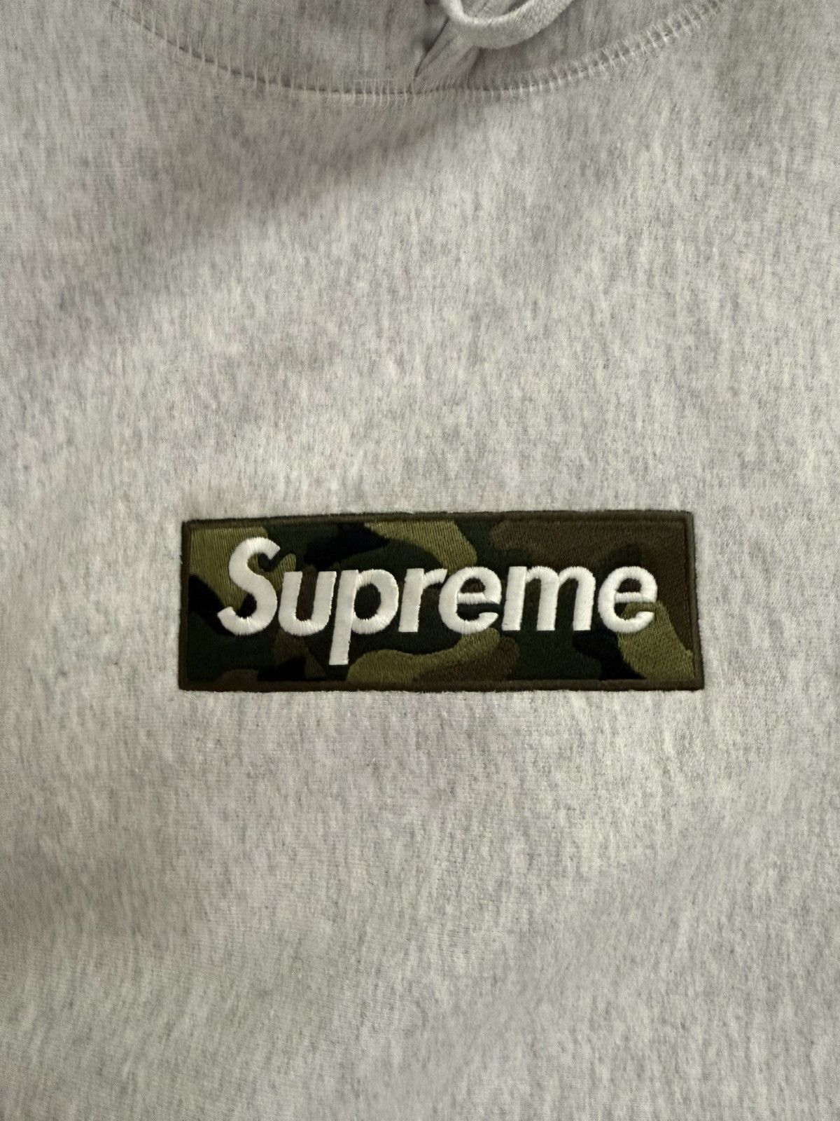 Supreme Supreme Box Logo Hooded Sweatshirt Ash Grey Size XL FW23 🔥 Size US XL / EU 56 / 4 - 2 Thumbnail