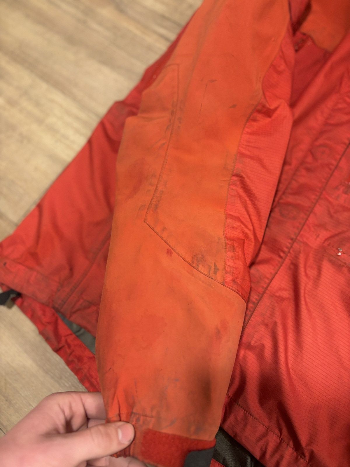 Arc'teryx Vintage 90s Arc'teryx Molten + Gold Theta LT Goretex Jacket Size US M / EU 48-50 / 2 - 8 Thumbnail