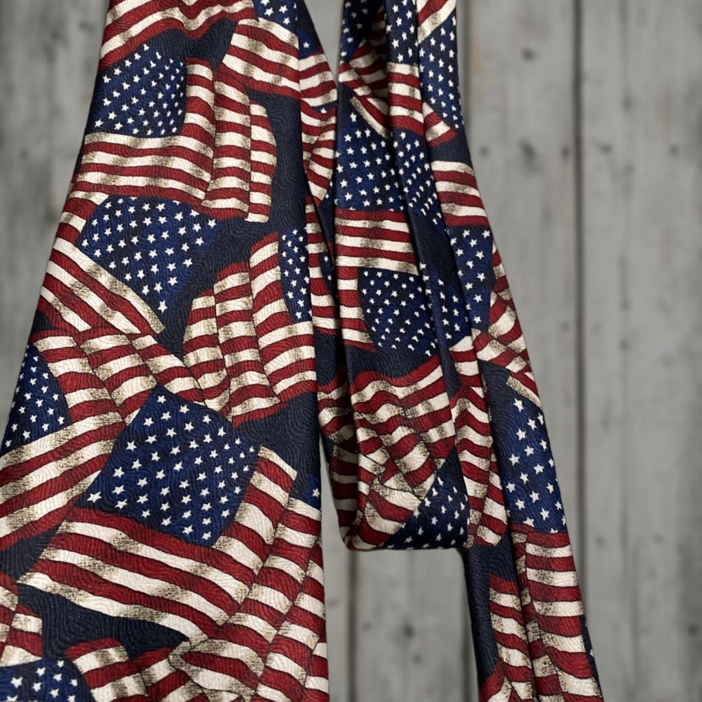 Vintage VINTAGE AMERICAN FLAG TIE MEN 56” Necktie Red White Blue Short 56" One America Mens Neckwear Pre Owned Size ONE SIZE - 1 Thumbnail